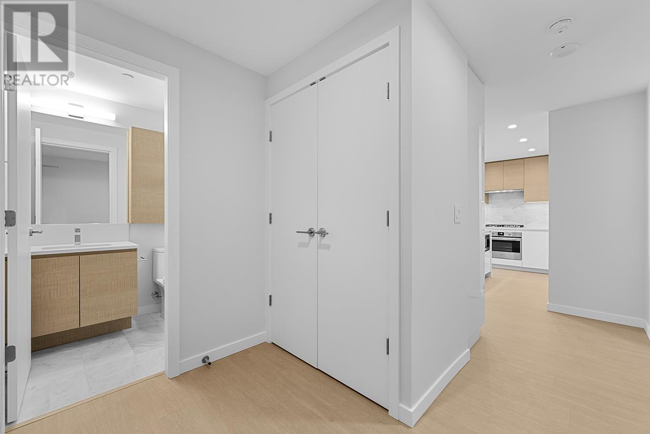 Listing Picture 9 of 30 : 706 4168 LOUGHEED HIGHWAY, Burnaby / 本拿比 - 魯藝地產 Yvonne Lu Group - MLS Medallion Club Member