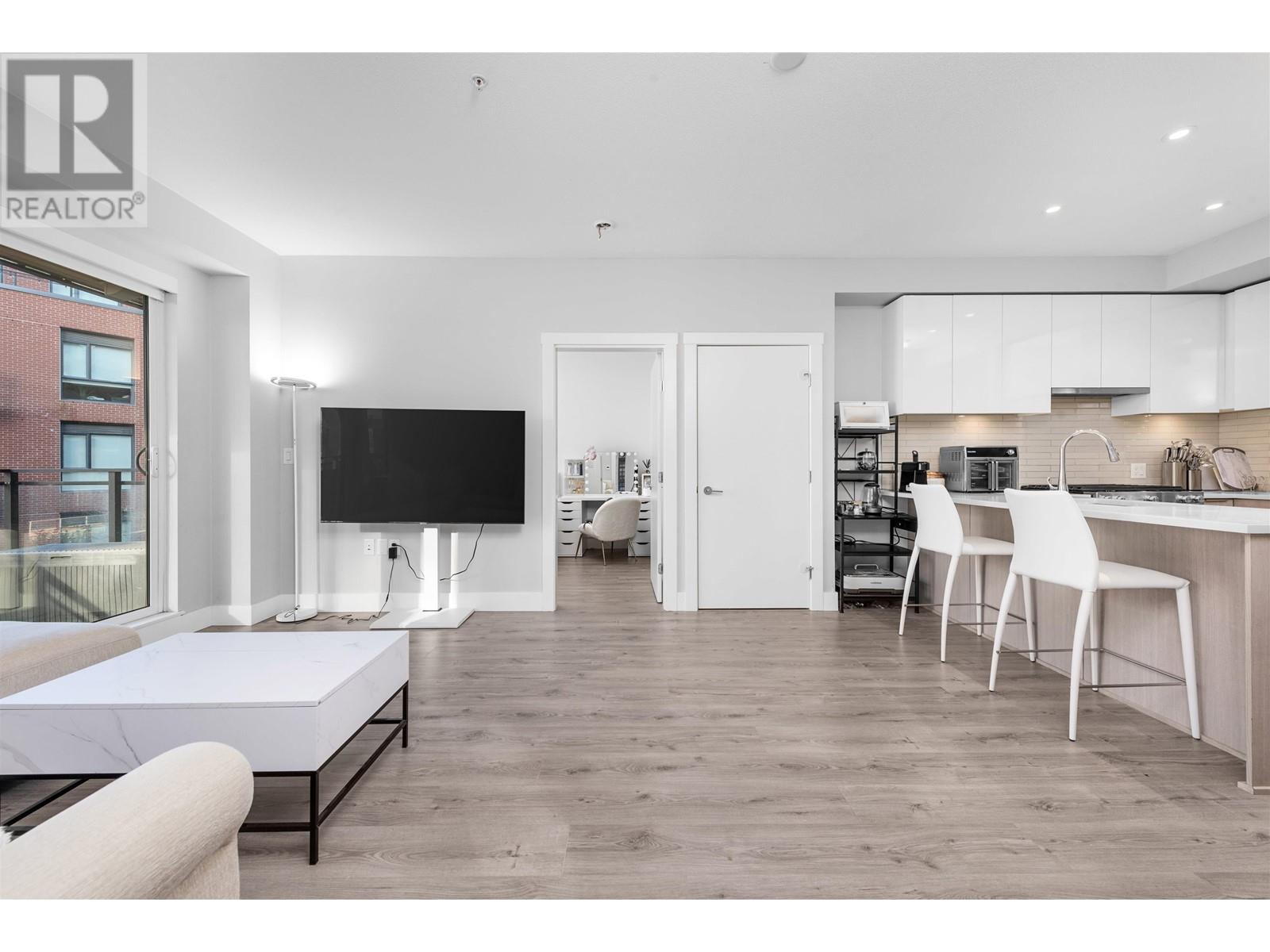 Listing Picture 5 of 37 : 309 3588 SAWMILL CRESCENT, Vancouver / 溫哥華 - 魯藝地產 Yvonne Lu Group - MLS Medallion Club Member