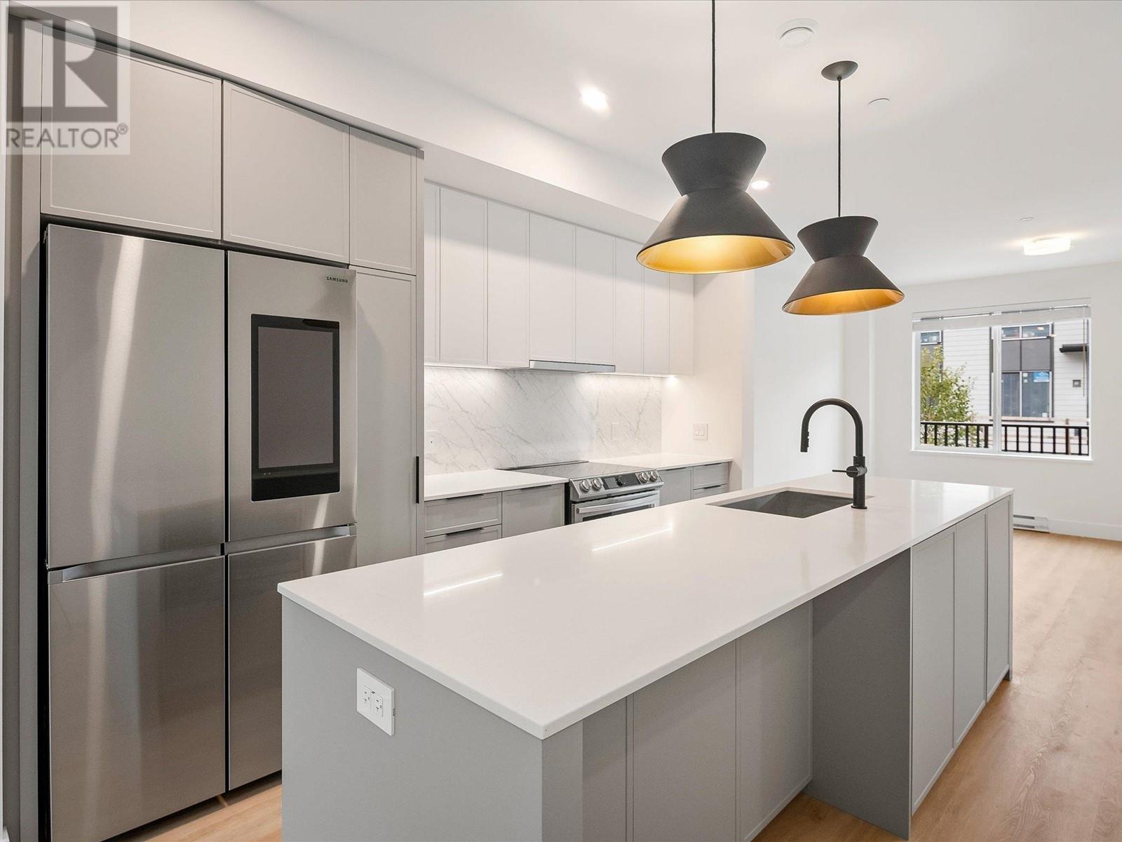 38062 Helm Way, Squamish, British Columbia  V0N 3G0 - Photo 1 - R2960769