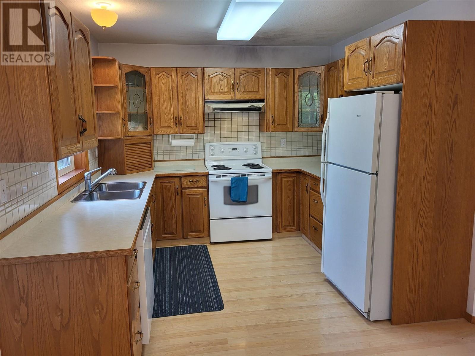 Property at 6184 Saint Martin Place image 4