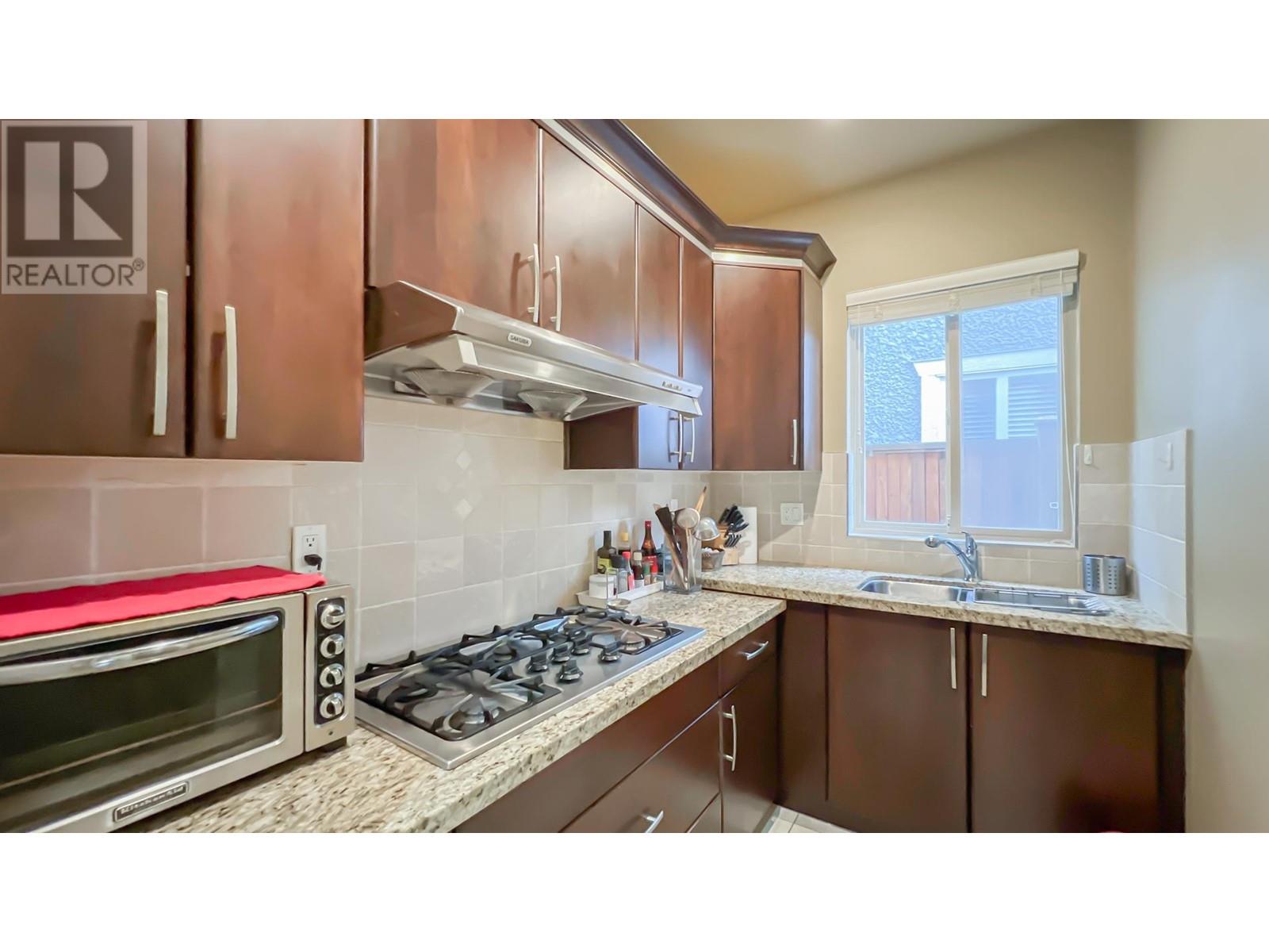Listing Picture 13 of 38 : 3420 LOCKHART ROAD, Richmond / 烈治文 - 魯藝地產 Yvonne Lu Group - MLS Medallion Club Member
