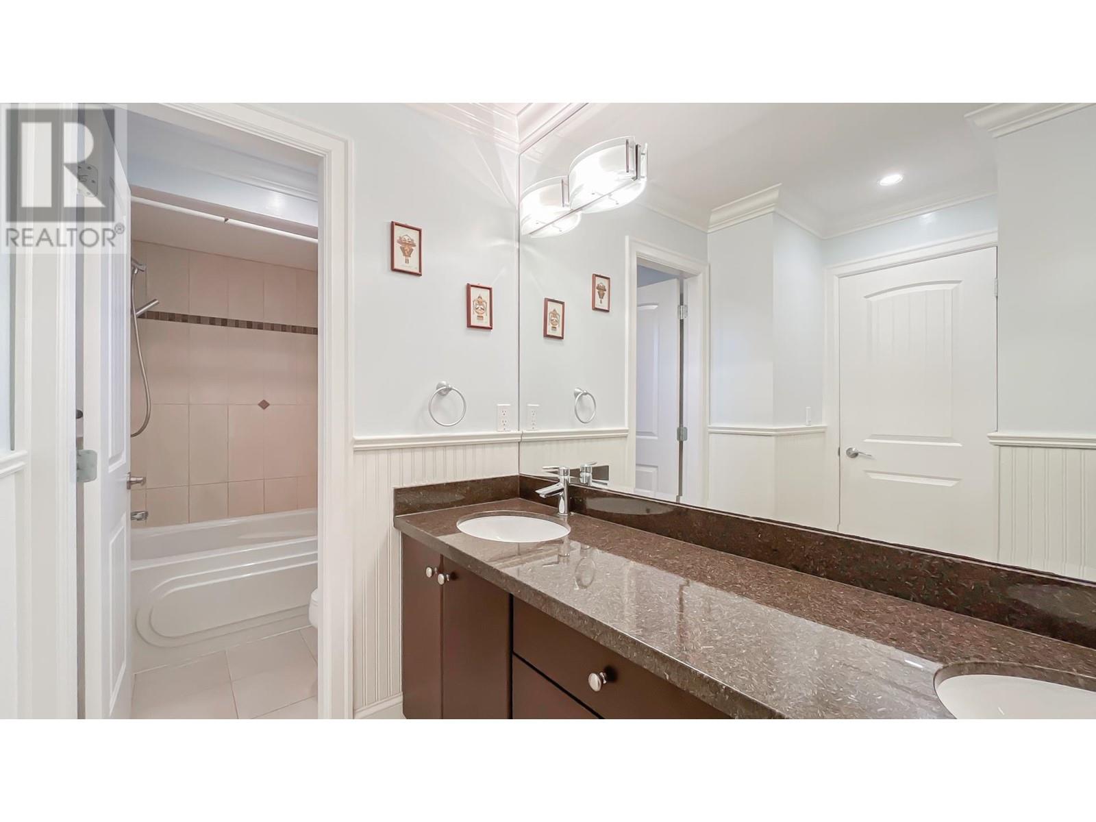 Listing Picture 27 of 38 : 3420 LOCKHART ROAD, Richmond / 烈治文 - 魯藝地產 Yvonne Lu Group - MLS Medallion Club Member