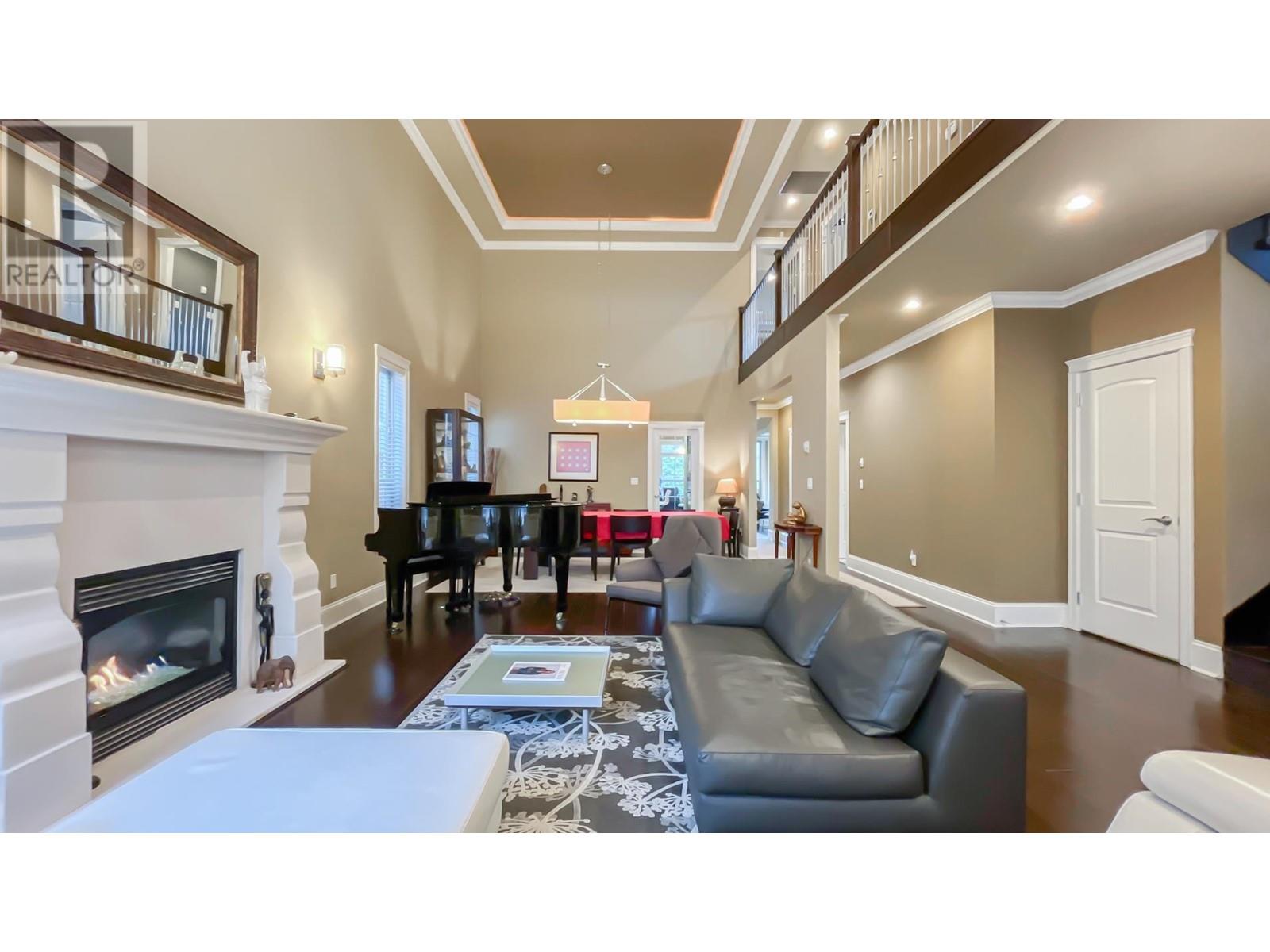 Listing Picture 2 of 38 : 3420 LOCKHART ROAD, Richmond / 烈治文 - 魯藝地產 Yvonne Lu Group - MLS Medallion Club Member