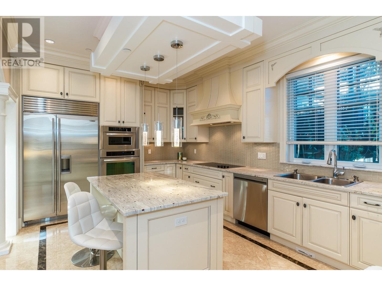 Listing Picture 13 of 37 : 3452 W 32ND AVENUE, Vancouver / 溫哥華 - 魯藝地產 Yvonne Lu Group - MLS Medallion Club Member