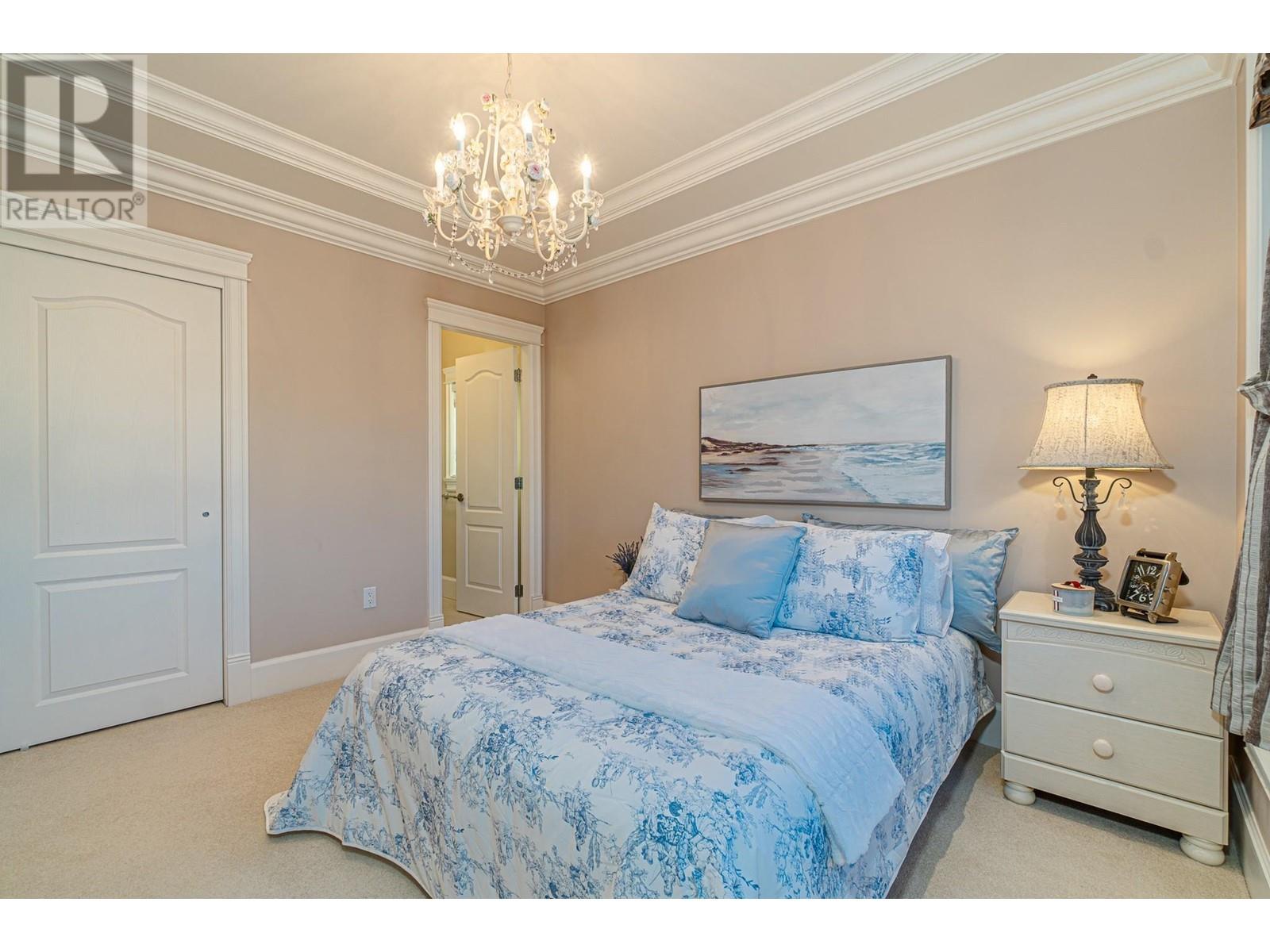 Listing Picture 21 of 37 : 3452 W 32ND AVENUE, Vancouver / 溫哥華 - 魯藝地產 Yvonne Lu Group - MLS Medallion Club Member