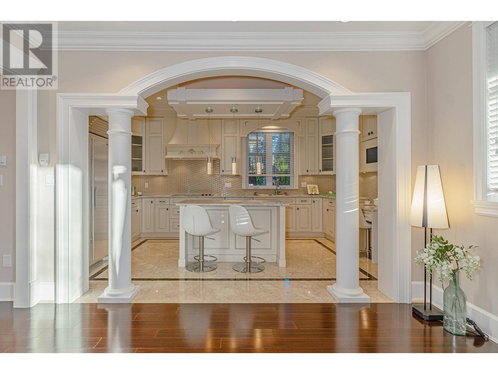 Listing Picture 10 of 37 : 3452 W 32ND AVENUE, Vancouver / 溫哥華 - 魯藝地產 Yvonne Lu Group - MLS Medallion Club Member