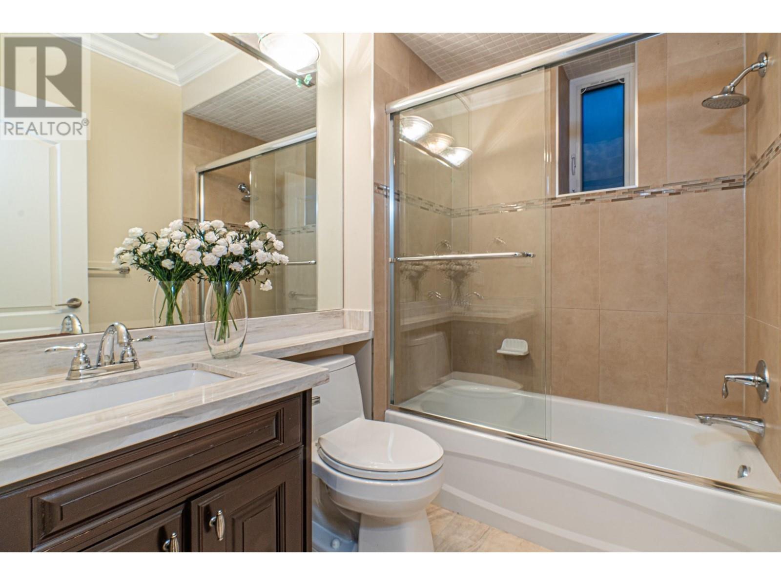 Listing Picture 34 of 37 : 3452 W 32ND AVENUE, Vancouver / 溫哥華 - 魯藝地產 Yvonne Lu Group - MLS Medallion Club Member
