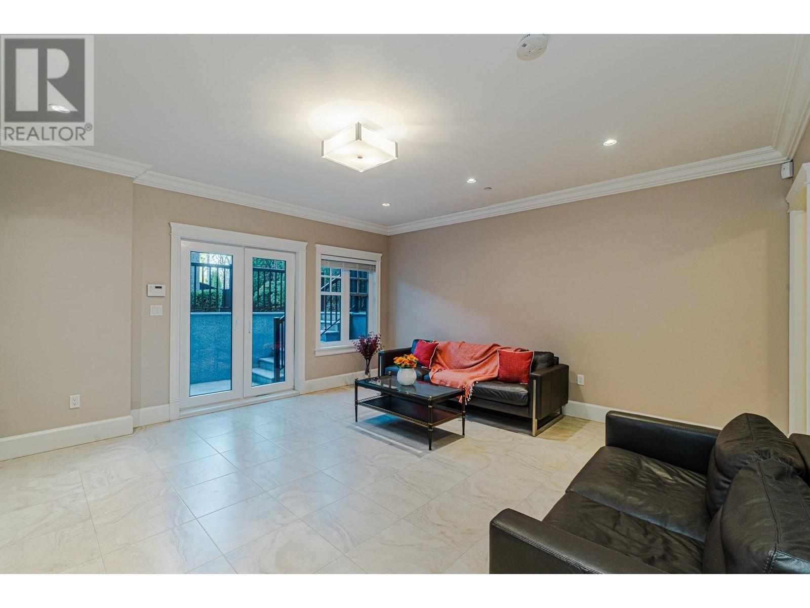 Listing Picture 32 of 37 : 3452 W 32ND AVENUE, Vancouver / 溫哥華 - 魯藝地產 Yvonne Lu Group - MLS Medallion Club Member