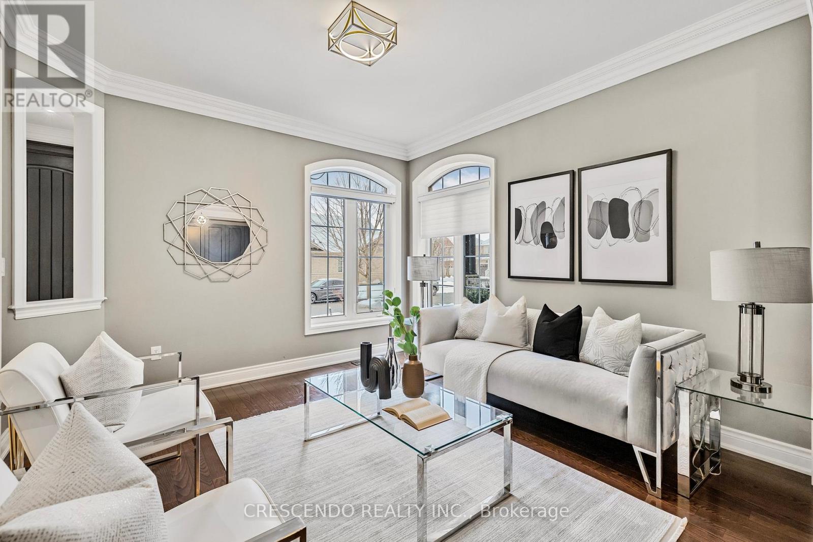 Property at 226 VIA BORGHESE STREET image 3