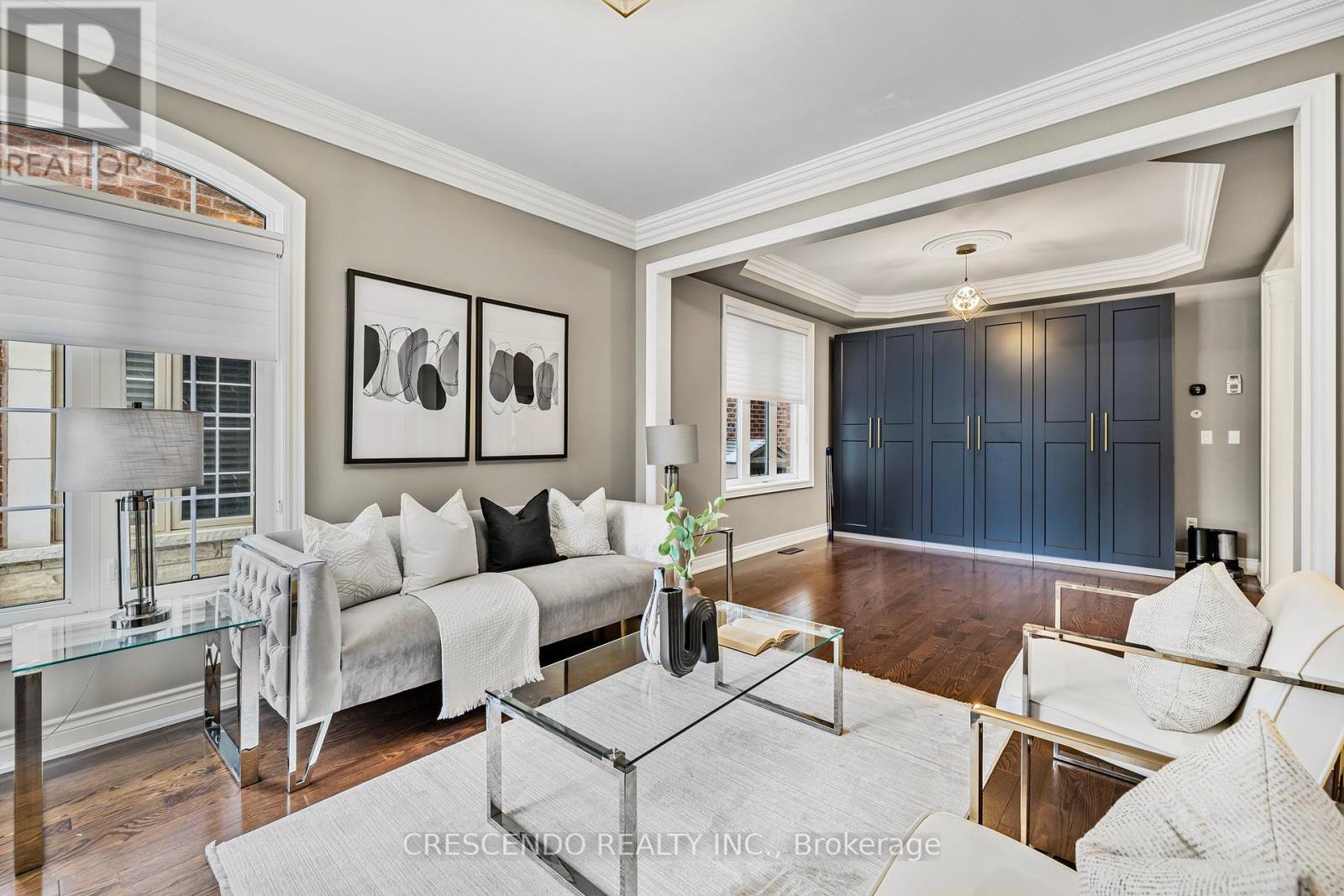 Property at 226 VIA BORGHESE STREET image 4