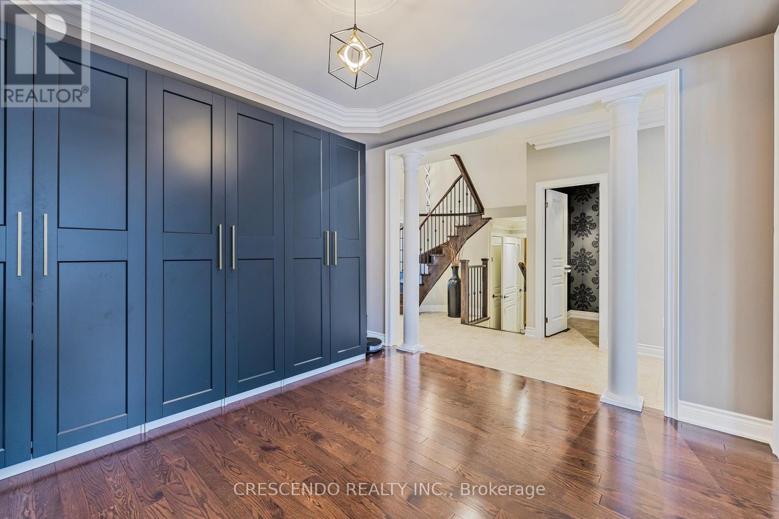 Property at 226 VIA BORGHESE STREET image 5