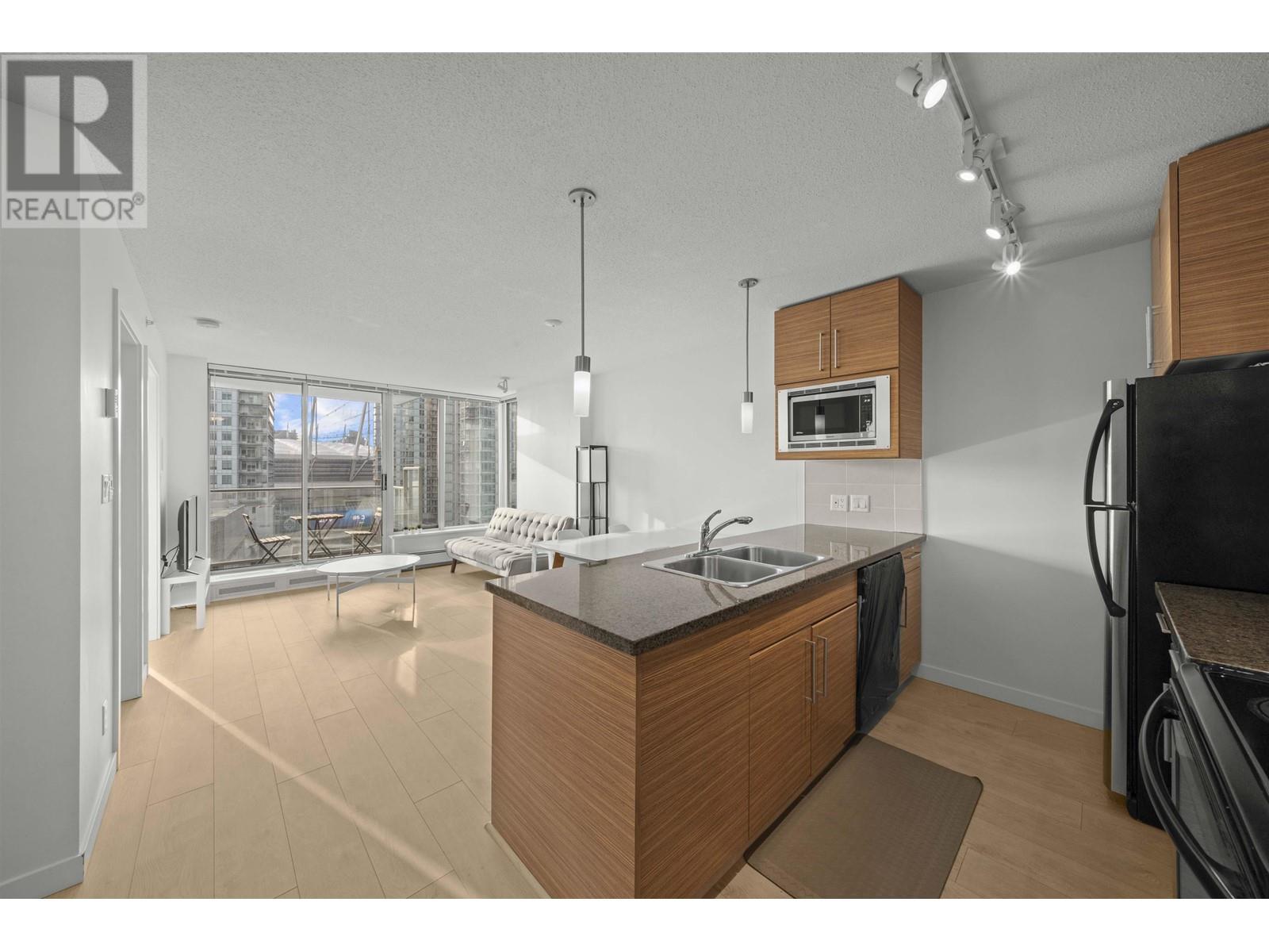 Listing Picture 12 of 27 : 1707 689 ABBOTT STREET, Vancouver / 溫哥華 - 魯藝地產 Yvonne Lu Group - MLS Medallion Club Member