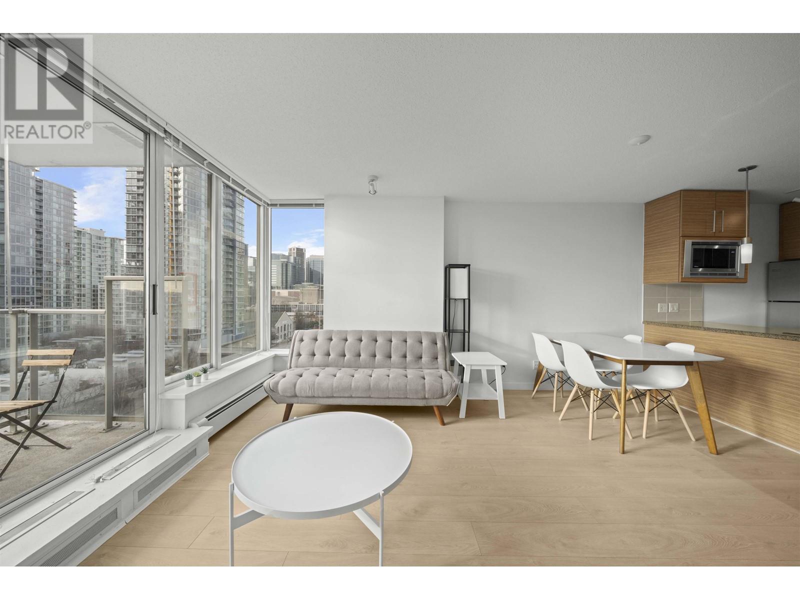 Listing Picture 2 of 27 : 1707 689 ABBOTT STREET, Vancouver / 溫哥華 - 魯藝地產 Yvonne Lu Group - MLS Medallion Club Member