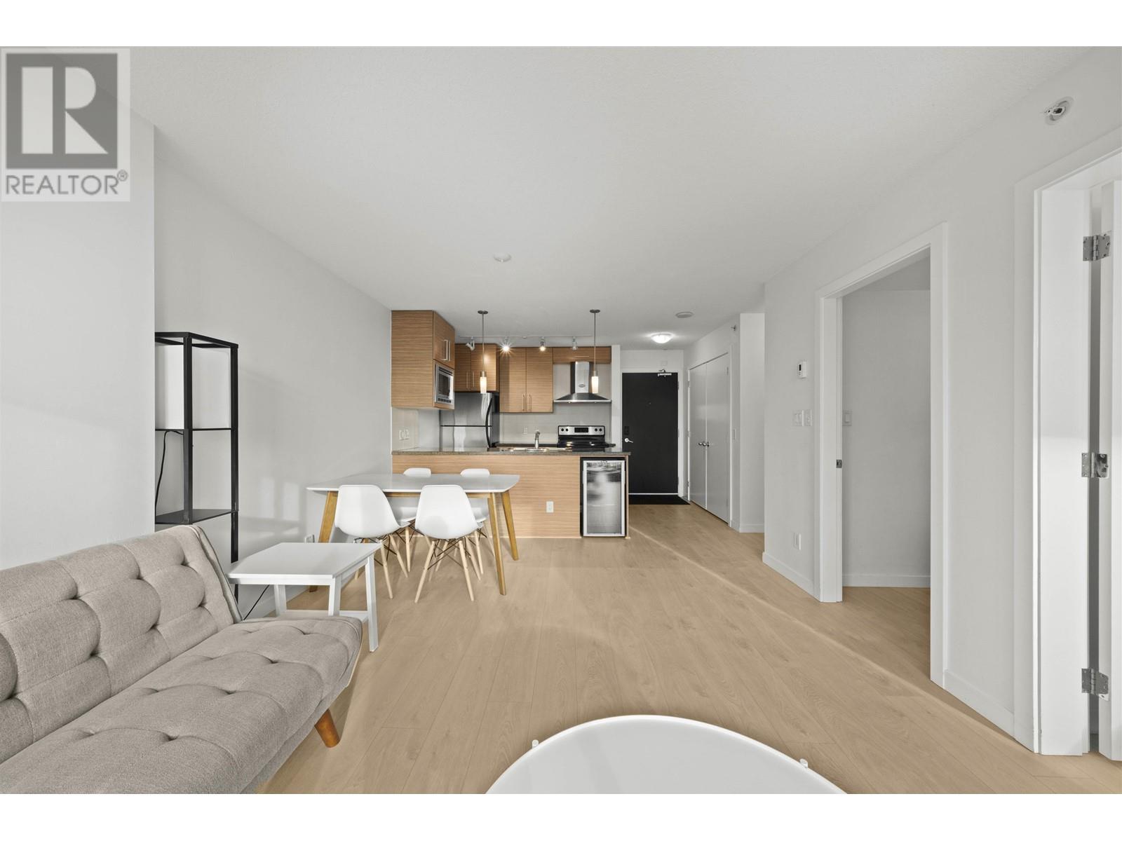 Listing Picture 4 of 27 : 1707 689 ABBOTT STREET, Vancouver / 溫哥華 - 魯藝地產 Yvonne Lu Group - MLS Medallion Club Member