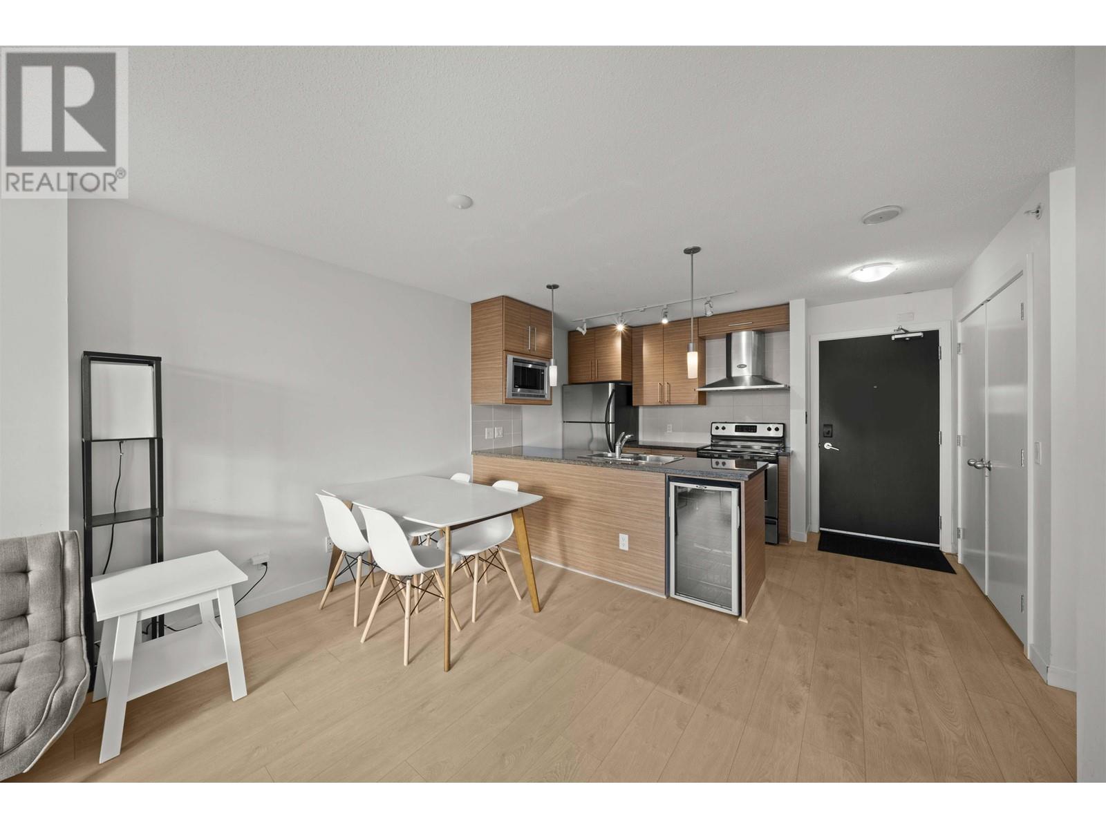 Listing Picture 7 of 27 : 1707 689 ABBOTT STREET, Vancouver / 溫哥華 - 魯藝地產 Yvonne Lu Group - MLS Medallion Club Member