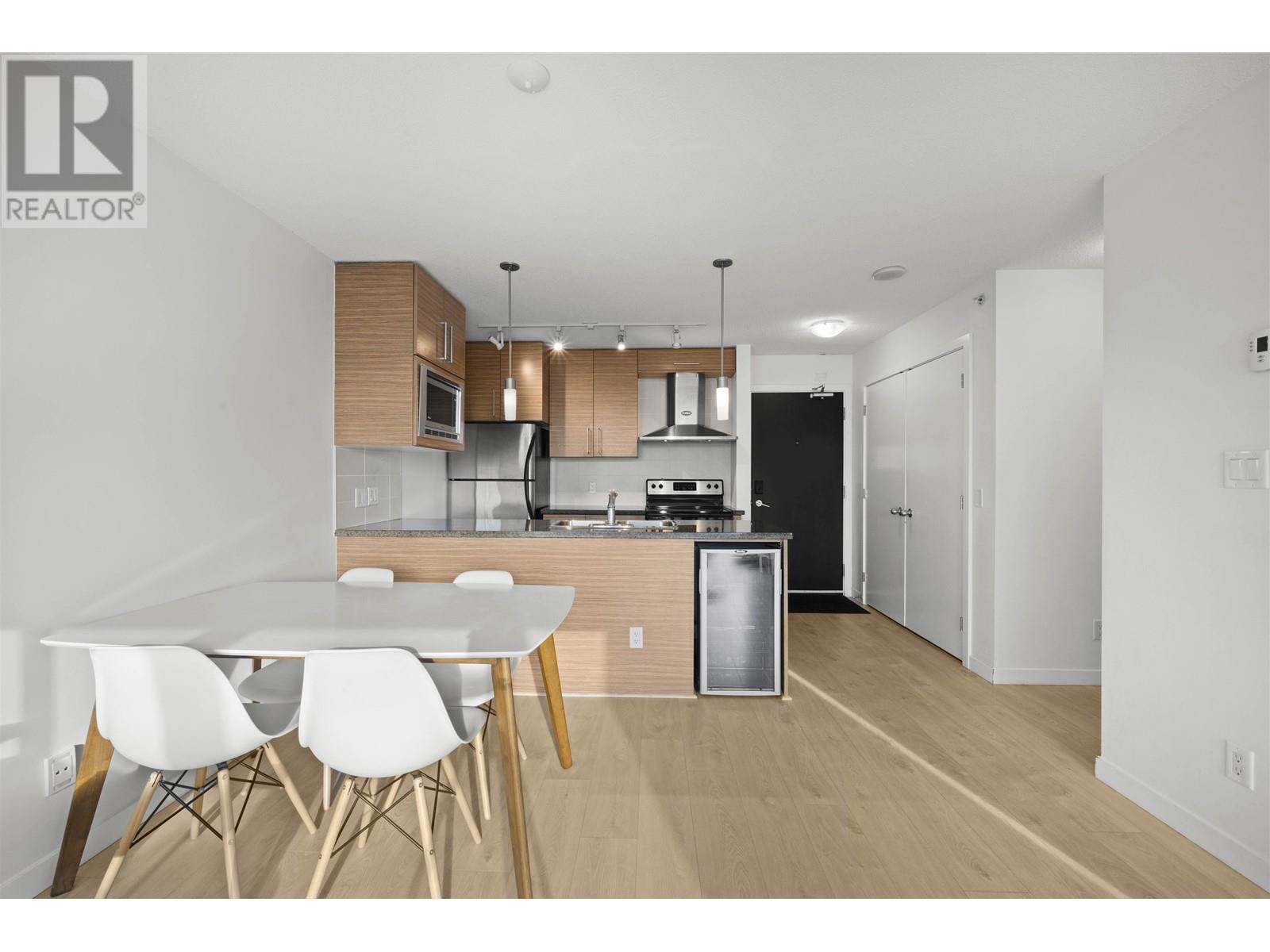 Listing Picture 8 of 27 : 1707 689 ABBOTT STREET, Vancouver / 溫哥華 - 魯藝地產 Yvonne Lu Group - MLS Medallion Club Member