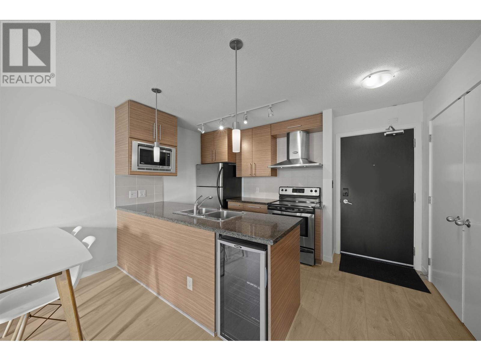 Listing Picture 9 of 27 : 1707 689 ABBOTT STREET, Vancouver / 溫哥華 - 魯藝地產 Yvonne Lu Group - MLS Medallion Club Member