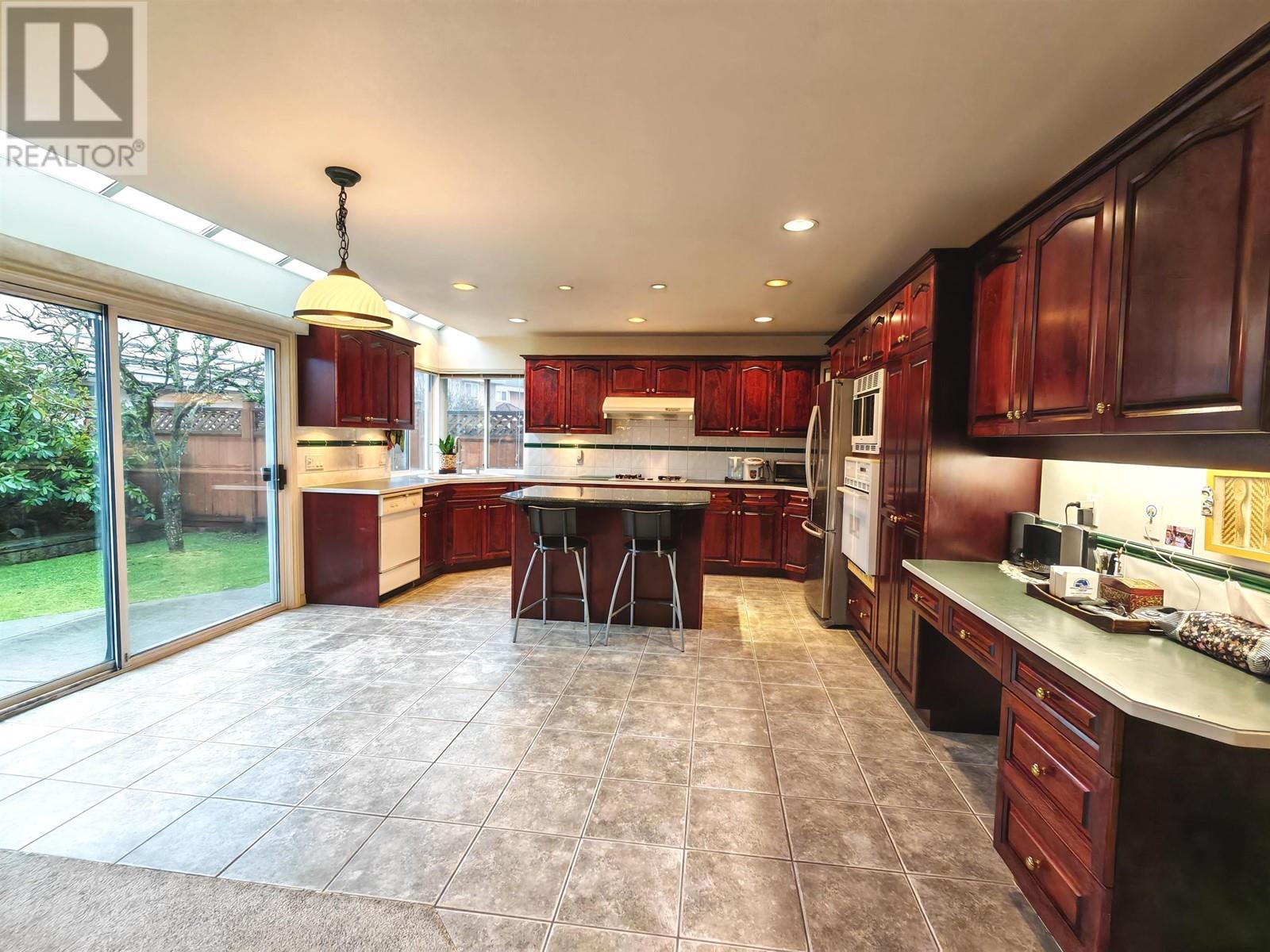 12000 Cameron Drive, Richmond, British Columbia  V6V 2T3 - Photo 9 - R2960240