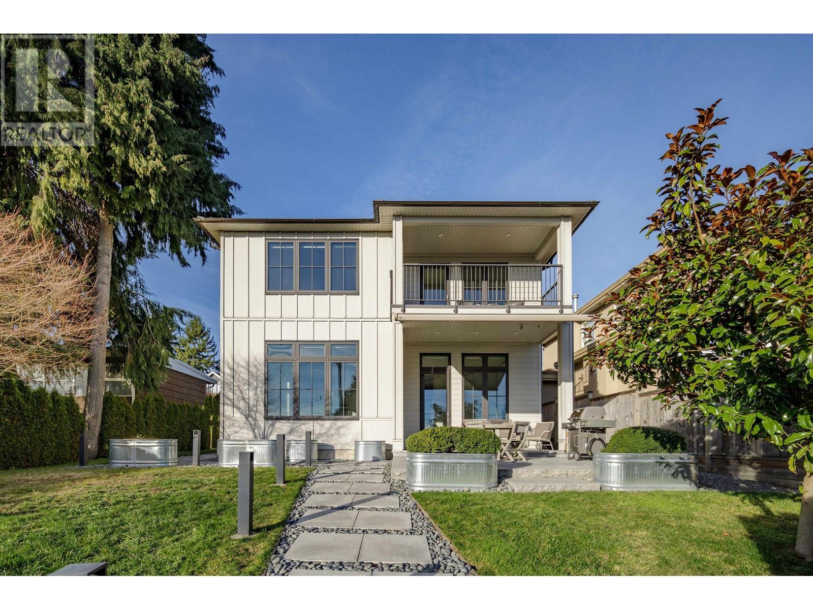 Listing Picture 32 of 33 : 2362 BURQUITLAM DRIVE, Vancouver / 溫哥華 - 魯藝地產 Yvonne Lu Group - MLS Medallion Club Member