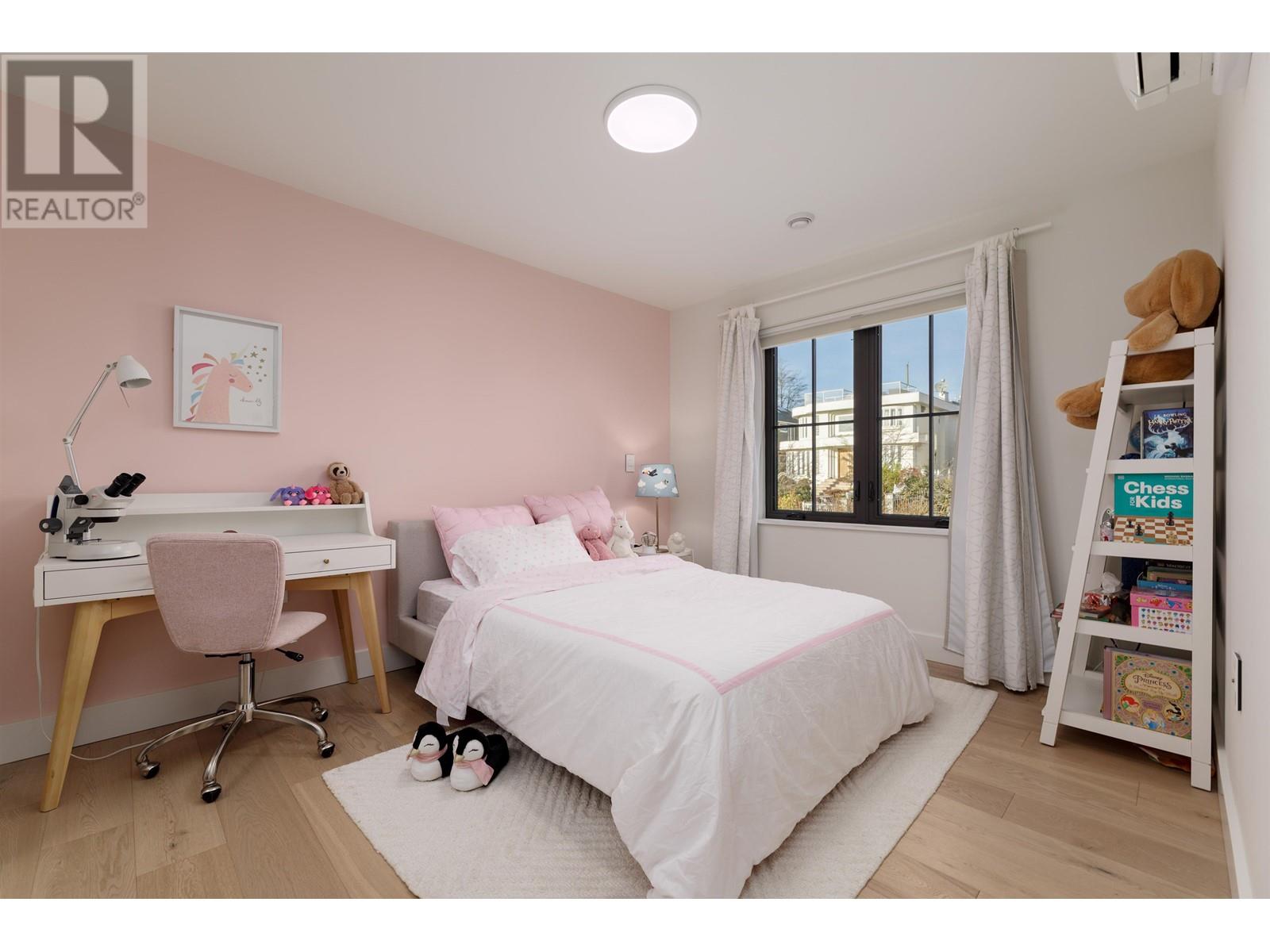 Listing Picture 24 of 33 : 2362 BURQUITLAM DRIVE, Vancouver / 溫哥華 - 魯藝地產 Yvonne Lu Group - MLS Medallion Club Member