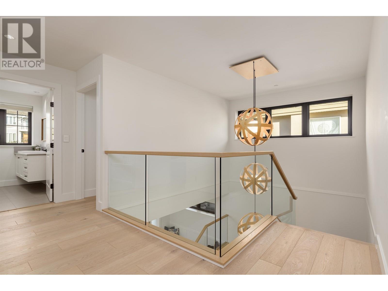 Listing Picture 16 of 33 : 2362 BURQUITLAM DRIVE, Vancouver / 溫哥華 - 魯藝地產 Yvonne Lu Group - MLS Medallion Club Member