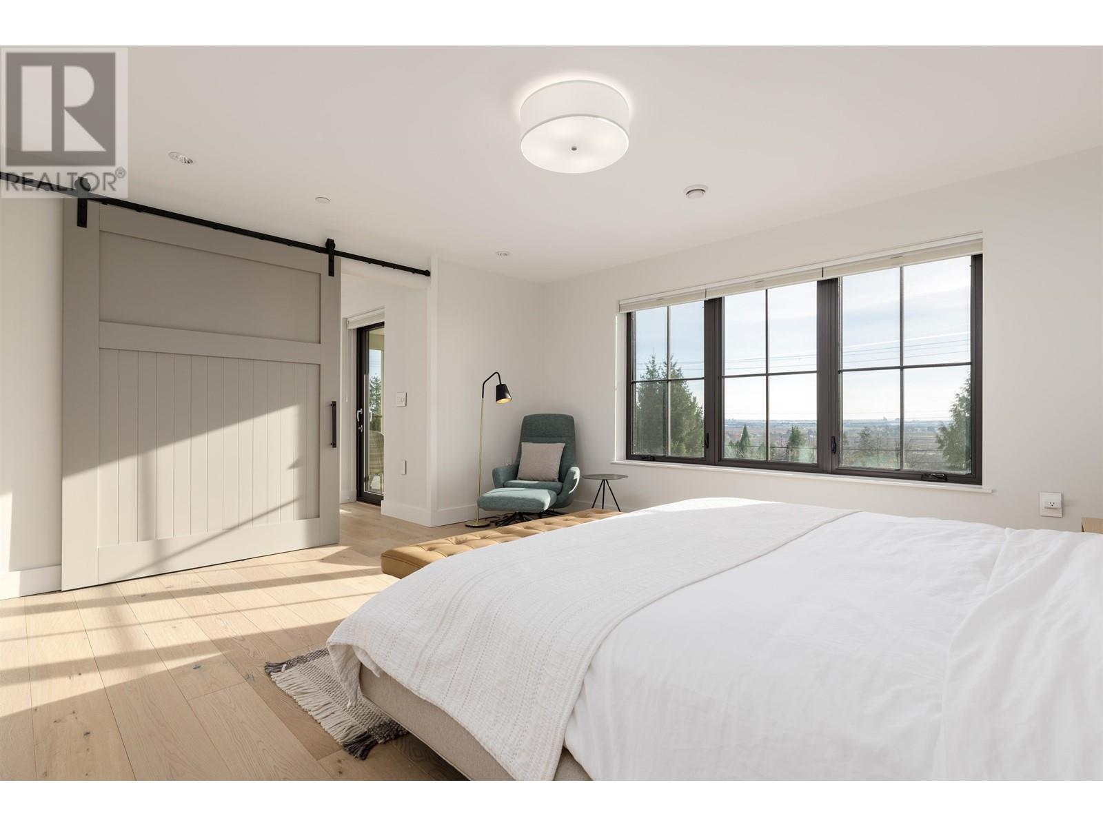 Listing Picture 18 of 33 : 2362 BURQUITLAM DRIVE, Vancouver / 溫哥華 - 魯藝地產 Yvonne Lu Group - MLS Medallion Club Member