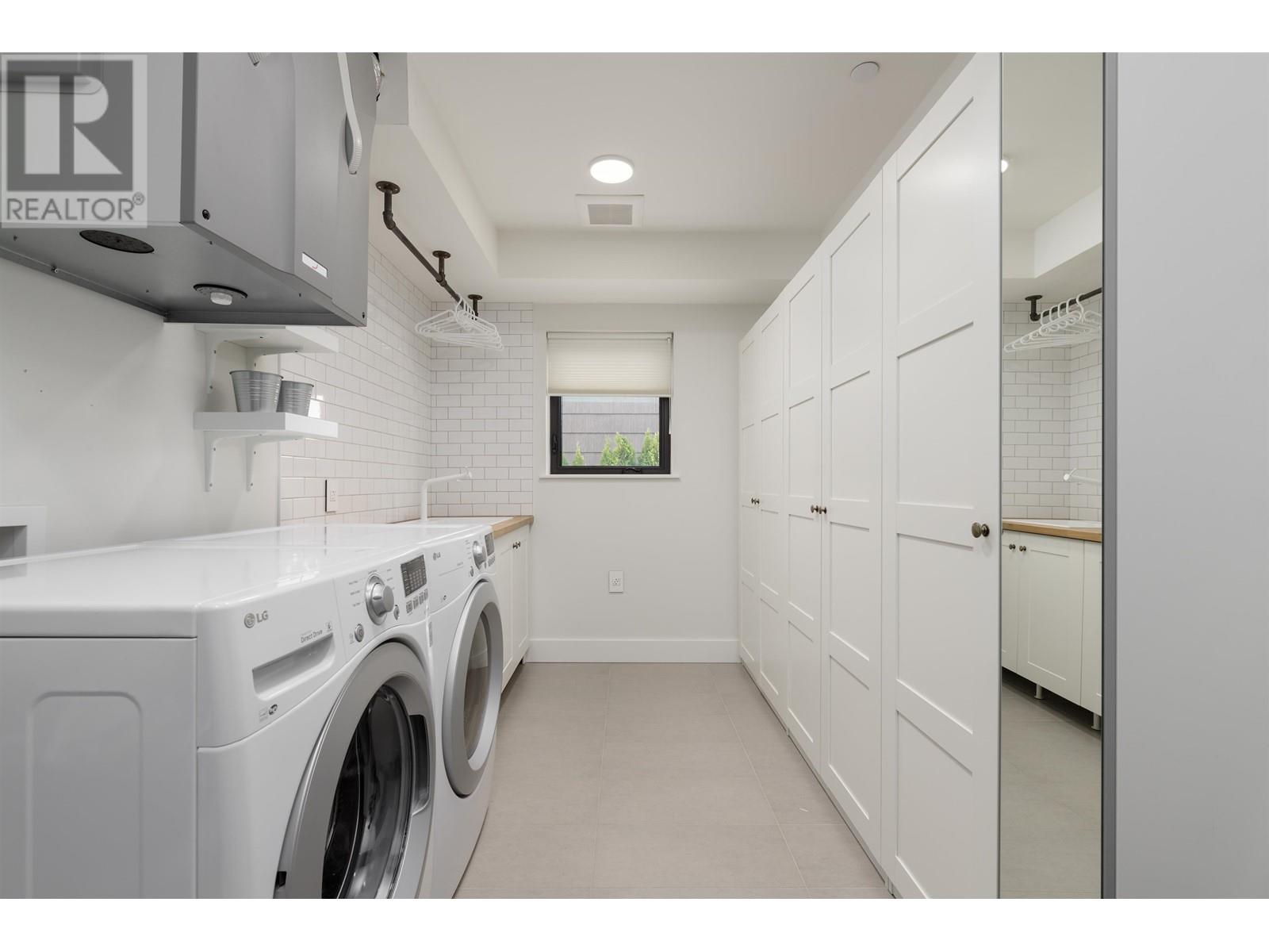 Listing Picture 15 of 33 : 2362 BURQUITLAM DRIVE, Vancouver / 溫哥華 - 魯藝地產 Yvonne Lu Group - MLS Medallion Club Member