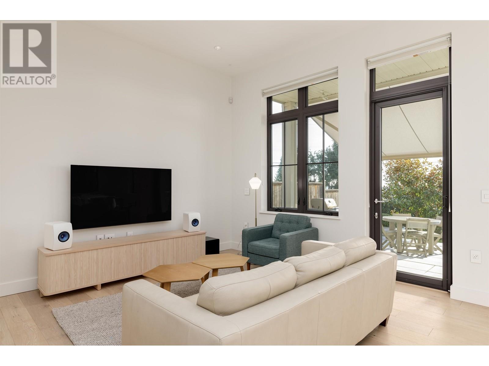 Listing Picture 5 of 33 : 2362 BURQUITLAM DRIVE, Vancouver / 溫哥華 - 魯藝地產 Yvonne Lu Group - MLS Medallion Club Member