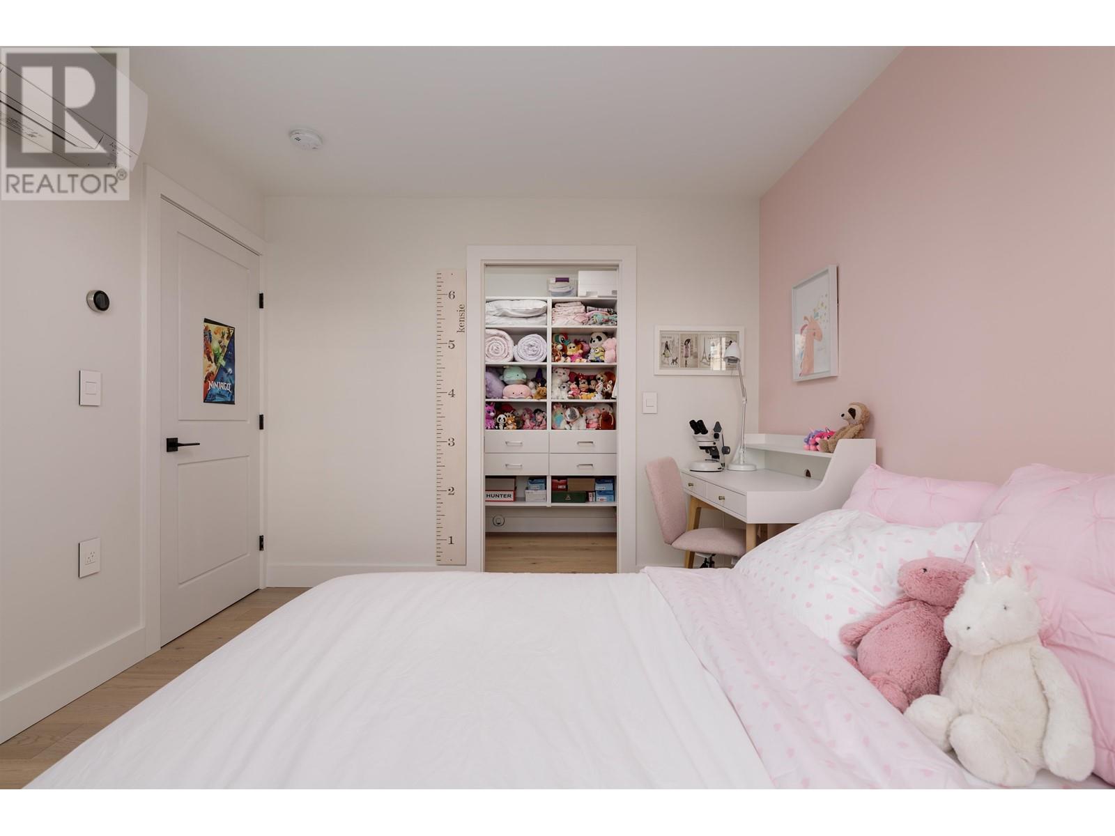 Listing Picture 25 of 33 : 2362 BURQUITLAM DRIVE, Vancouver / 溫哥華 - 魯藝地產 Yvonne Lu Group - MLS Medallion Club Member