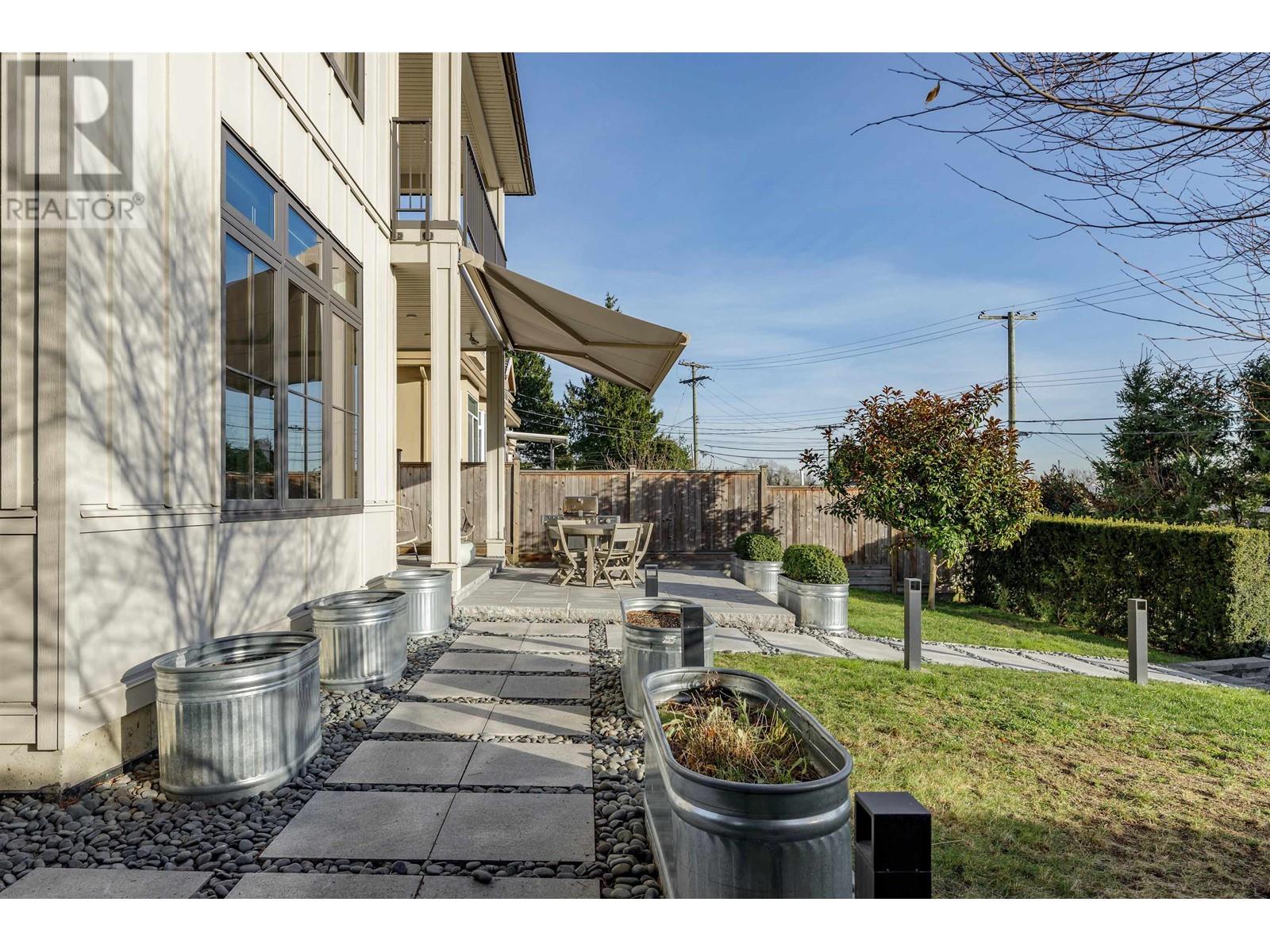 Listing Picture 30 of 33 : 2362 BURQUITLAM DRIVE, Vancouver / 溫哥華 - 魯藝地產 Yvonne Lu Group - MLS Medallion Club Member