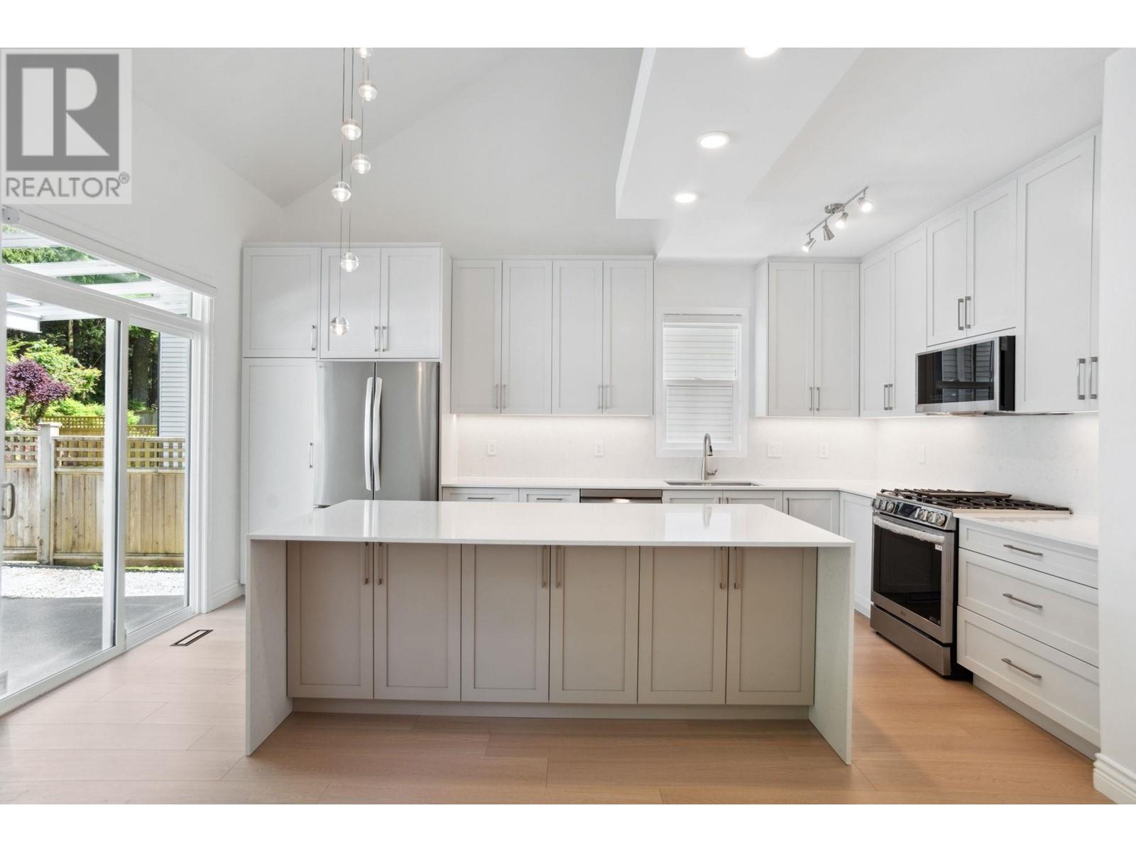 1699 Arbutus Place, Coquitlam, British Columbia  V3E 3K2 - Photo 15 - R2923325