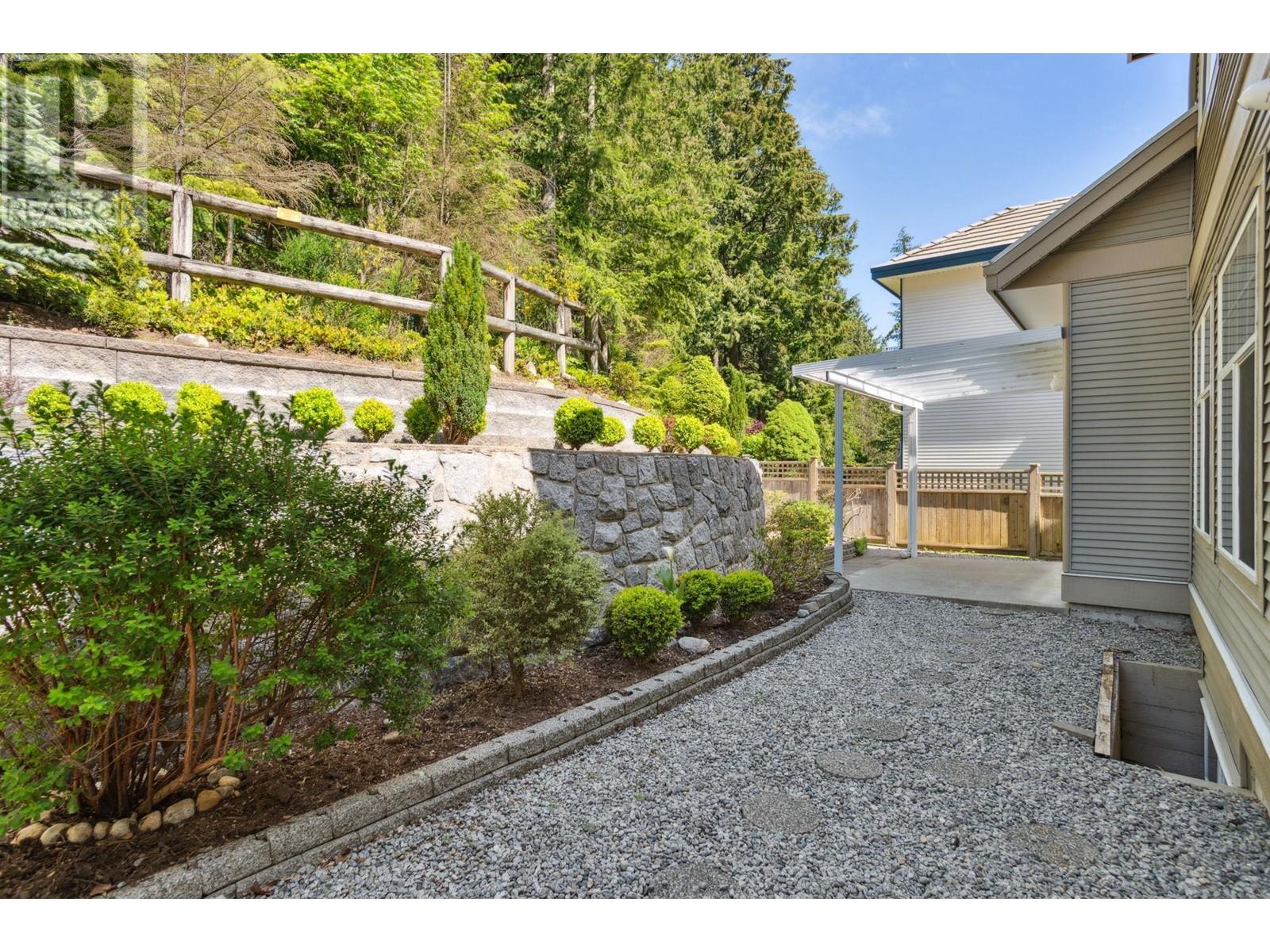 1699 Arbutus Place, Coquitlam, British Columbia  V3E 3K2 - Photo 32 - R2923325