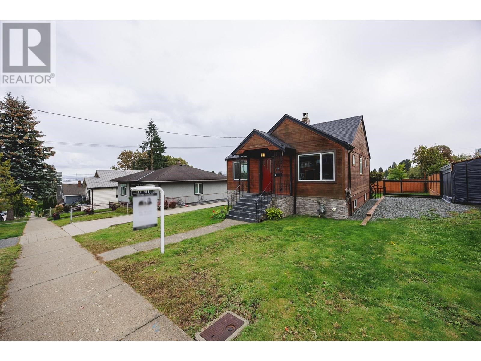 362 Alberta Street, New Westminster, British Columbia  V3L 3J4 - Photo 2 - R2942840