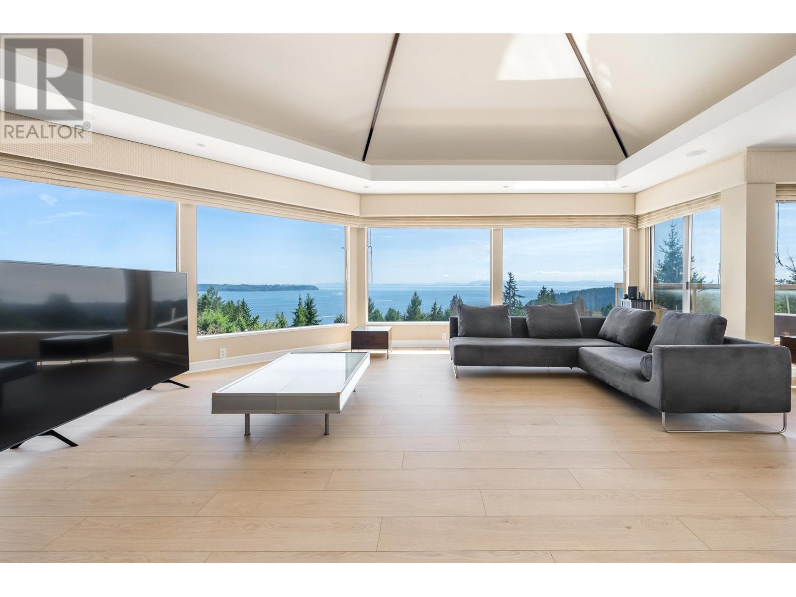 4060 Almondel Road, West Vancouver, British Columbia  V7V 3L5 - Photo 3 - R2960581