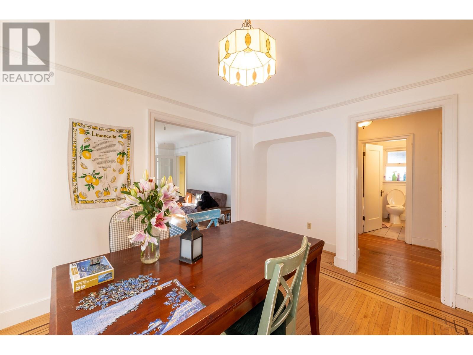 Listing Picture 10 of 40 : 3889 W 18TH AVENUE, Vancouver / 溫哥華 - 魯藝地產 Yvonne Lu Group - MLS Medallion Club Member