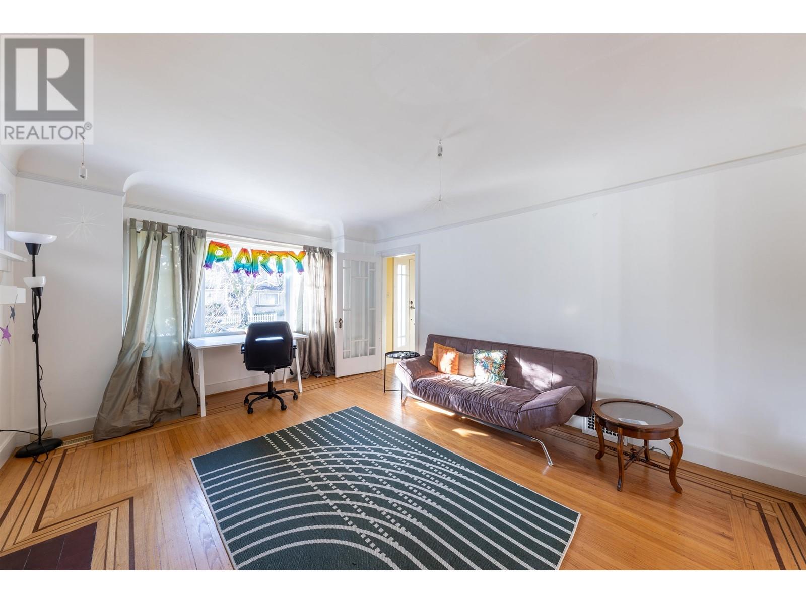 Listing Picture 7 of 40 : 3889 W 18TH AVENUE, Vancouver / 溫哥華 - 魯藝地產 Yvonne Lu Group - MLS Medallion Club Member