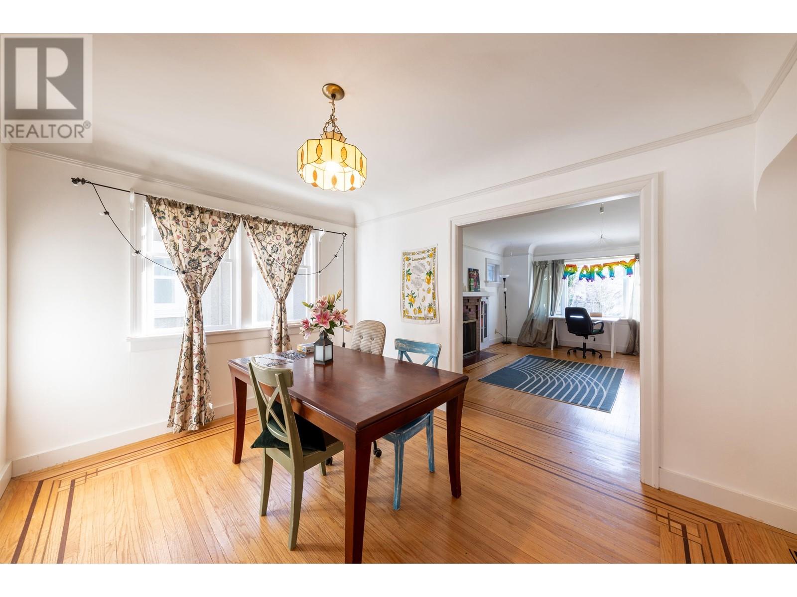 Listing Picture 9 of 40 : 3889 W 18TH AVENUE, Vancouver / 溫哥華 - 魯藝地產 Yvonne Lu Group - MLS Medallion Club Member