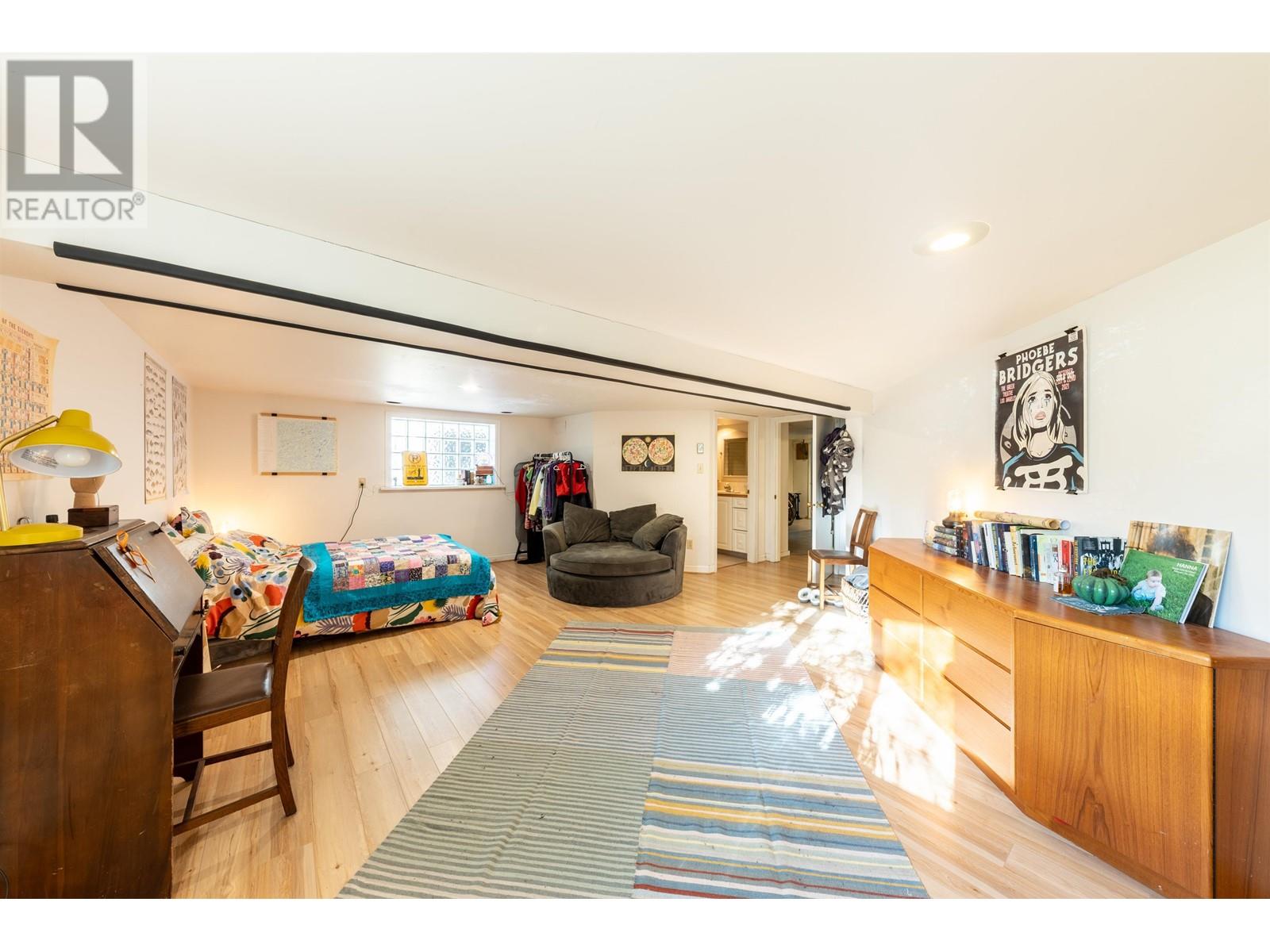 Listing Picture 24 of 40 : 3889 W 18TH AVENUE, Vancouver / 溫哥華 - 魯藝地產 Yvonne Lu Group - MLS Medallion Club Member