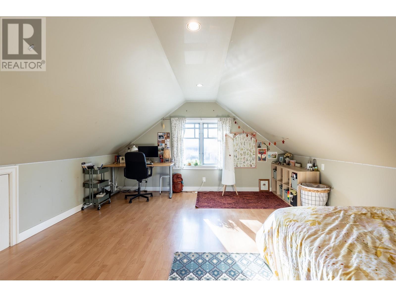 Listing Picture 19 of 40 : 3889 W 18TH AVENUE, Vancouver / 溫哥華 - 魯藝地產 Yvonne Lu Group - MLS Medallion Club Member