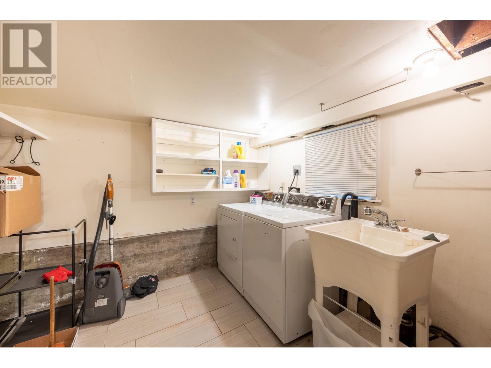 Listing Picture 29 of 40 : 3889 W 18TH AVENUE, Vancouver / 溫哥華 - 魯藝地產 Yvonne Lu Group - MLS Medallion Club Member