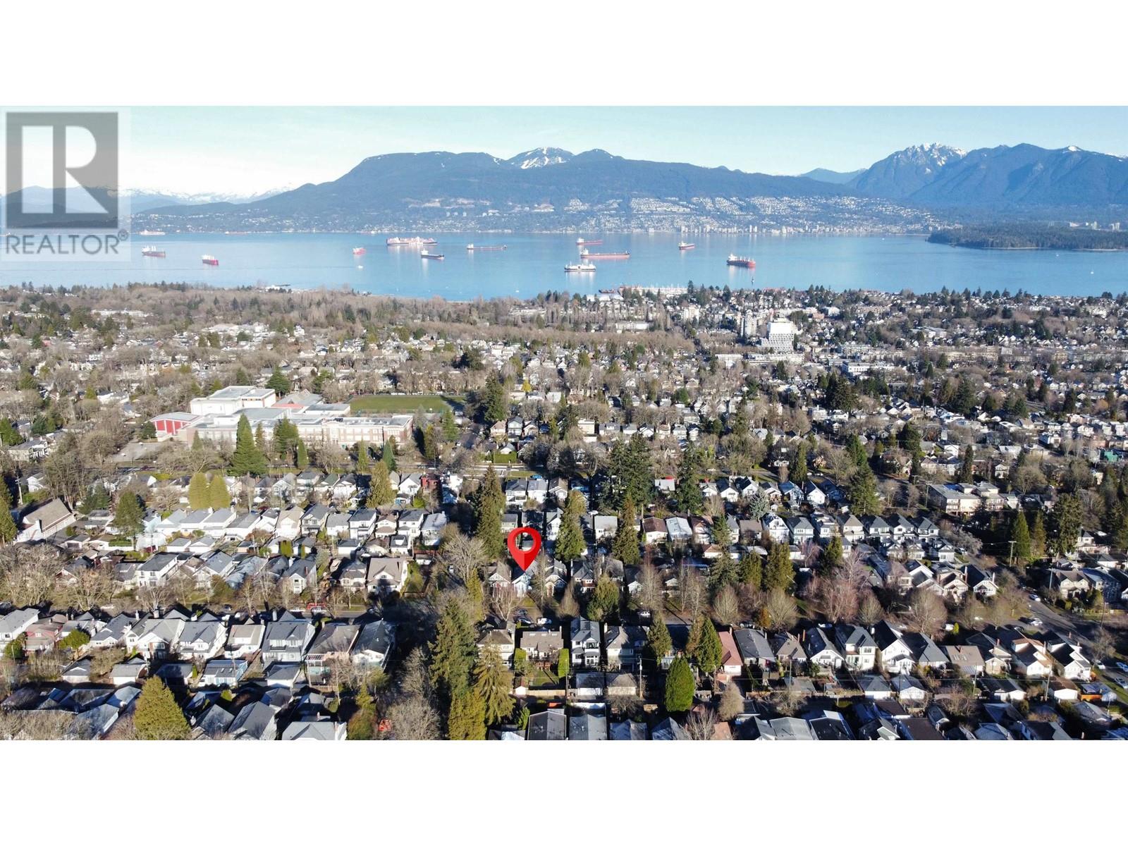 Listing Picture 38 of 40 : 3889 W 18TH AVENUE, Vancouver / 溫哥華 - 魯藝地產 Yvonne Lu Group - MLS Medallion Club Member