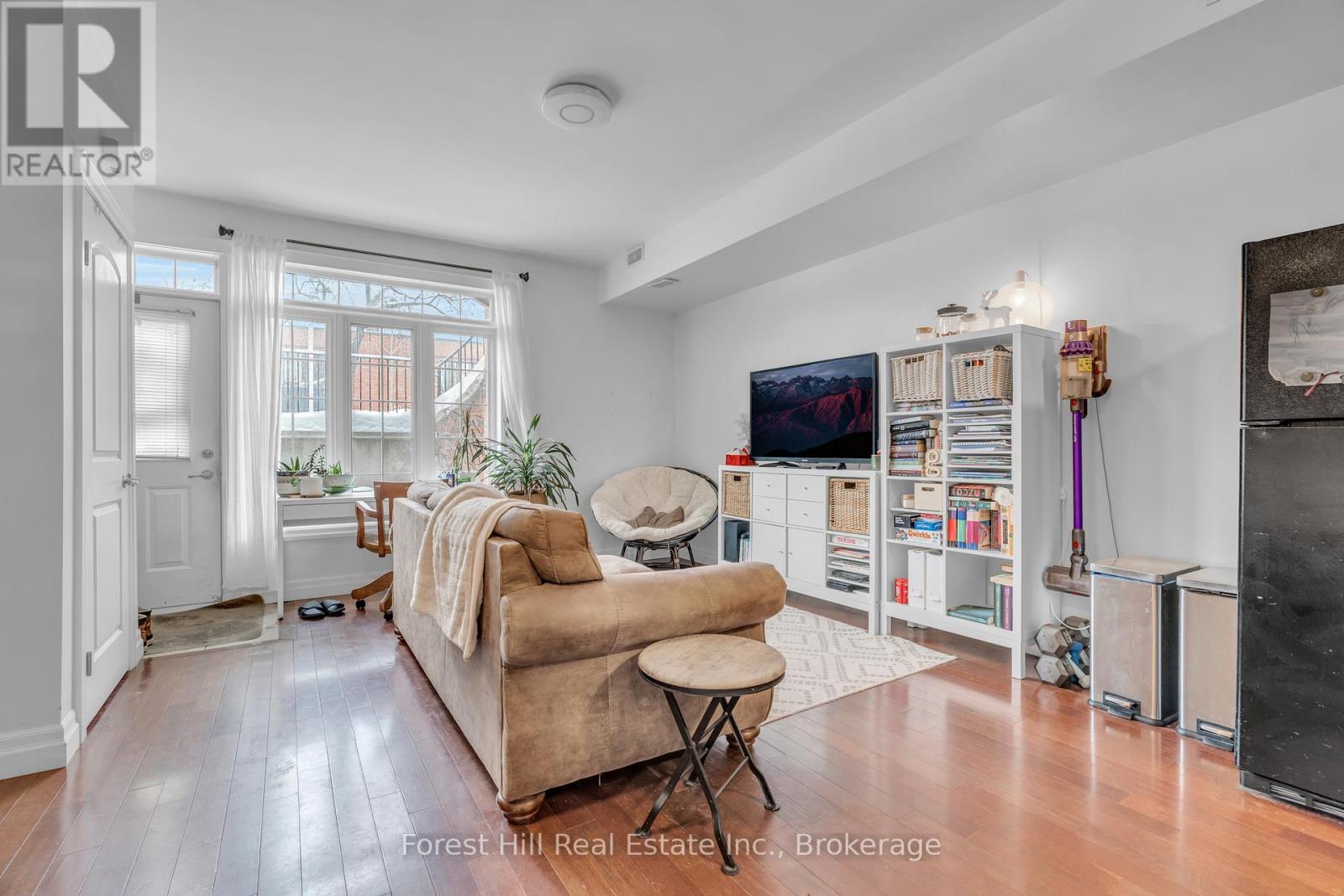 Property at 104 - 555 KING STREET E image 3