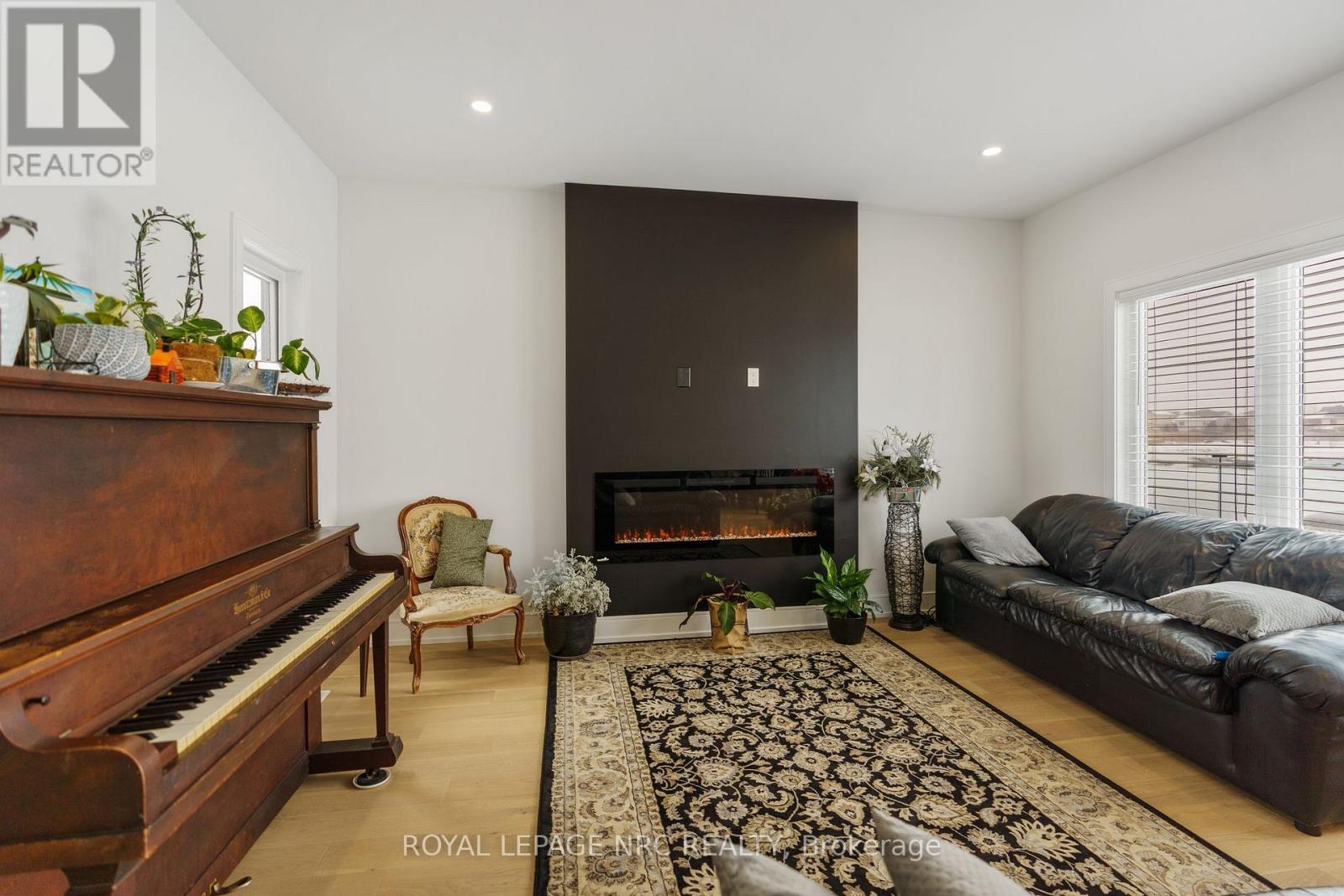 Property at 7384 SPLENDOUR DRIVE image 5