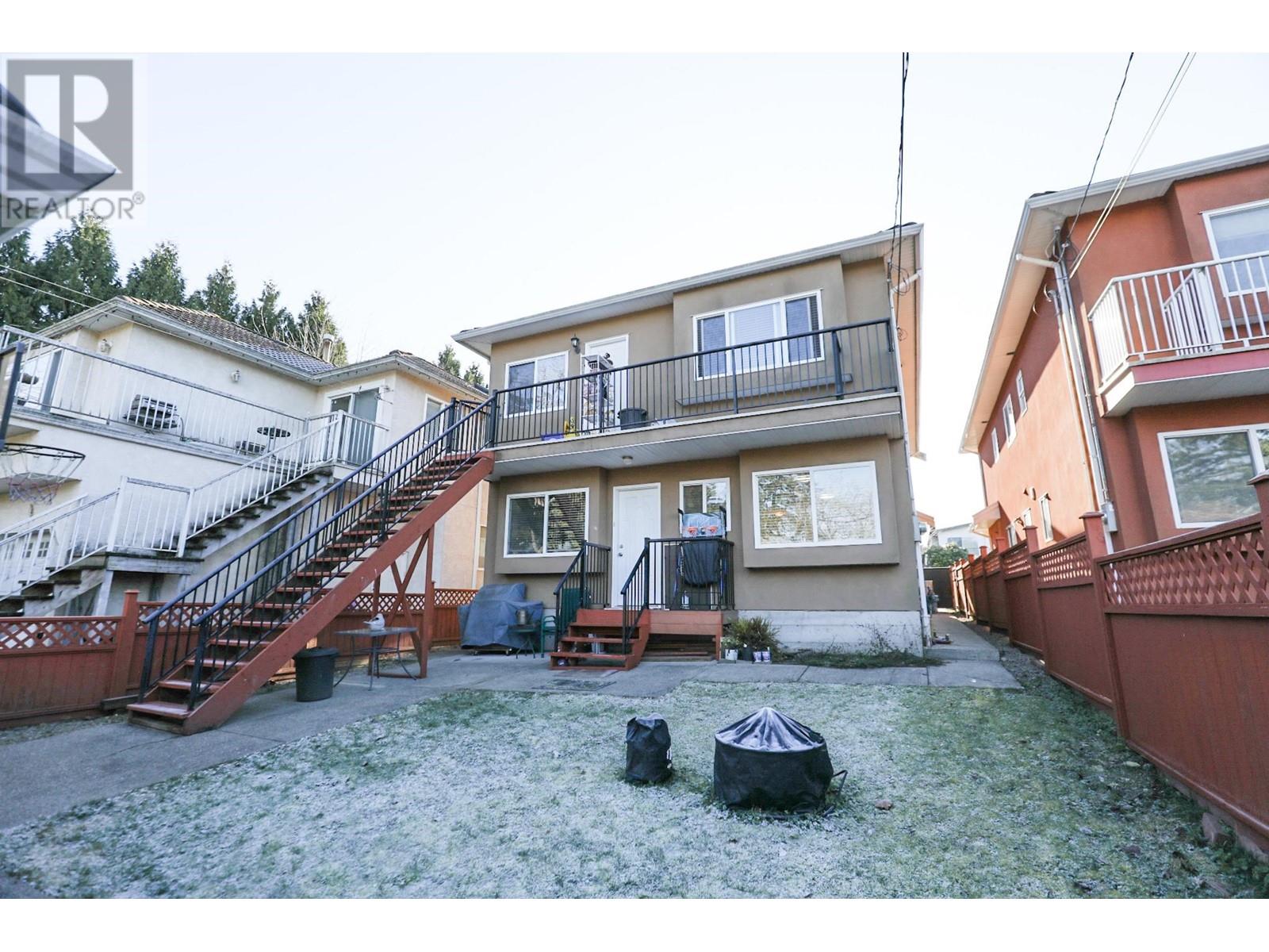 Listing Picture 30 of 34 : 4465 CAMBRIDGE STREET, Burnaby / 本拿比 - 魯藝地產 Yvonne Lu Group - MLS Medallion Club Member