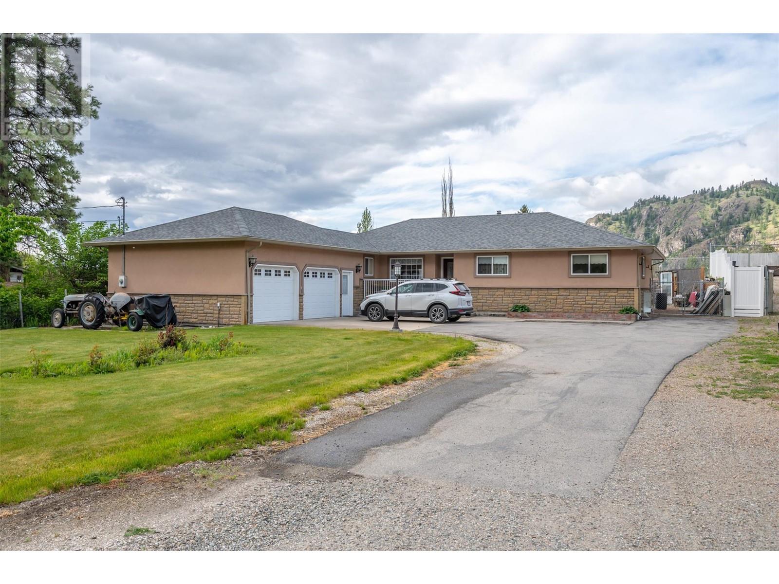Property at 7811 97 Highway image 4