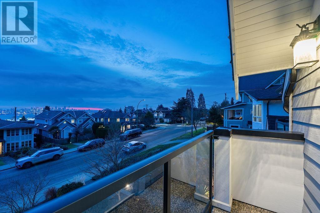 312 E 5th Street, North Vancouver, British Columbia  V7L 1L9 - Photo 3 - R2956191