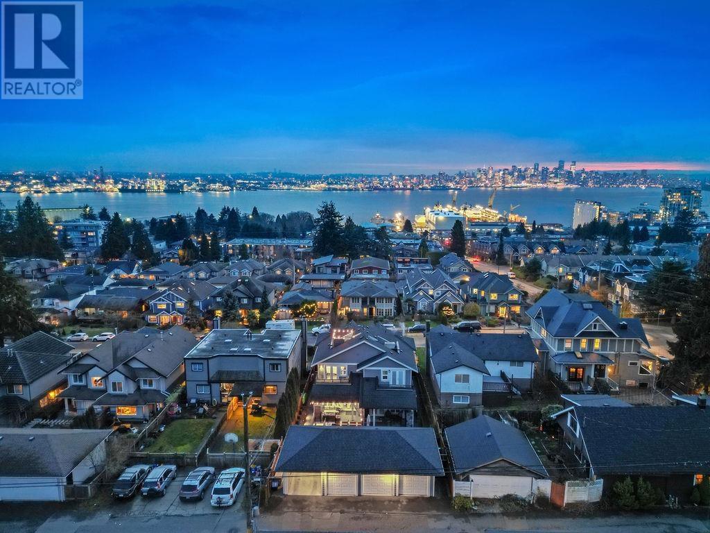 312 E 5th Street, North Vancouver, British Columbia  V7L 1L9 - Photo 2 - R2956191