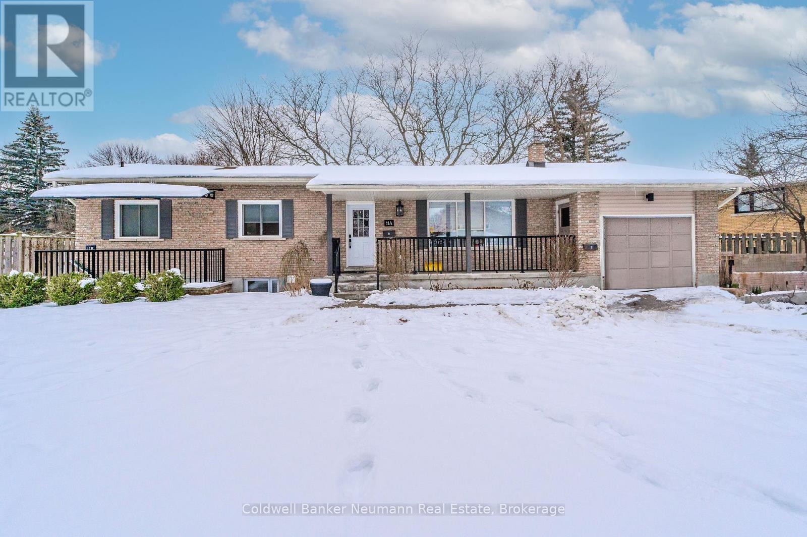 11 YEWHOLME DRIVE, Guelph, Ontario