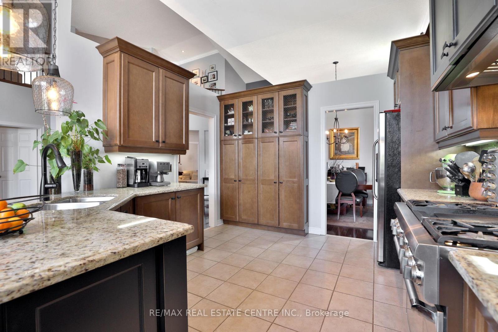 4210 Sarazen Drive, Burlington, Ontario  L7M 5C3 - Photo 6 - W9283851