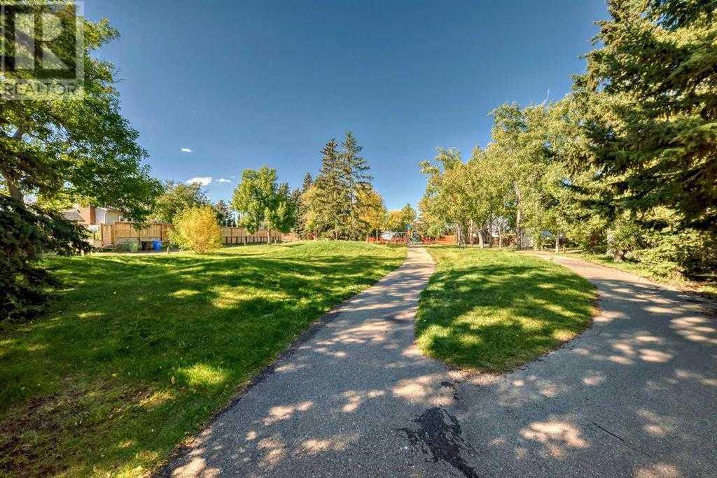 Property at 423 Whitehorn Place NE image 3